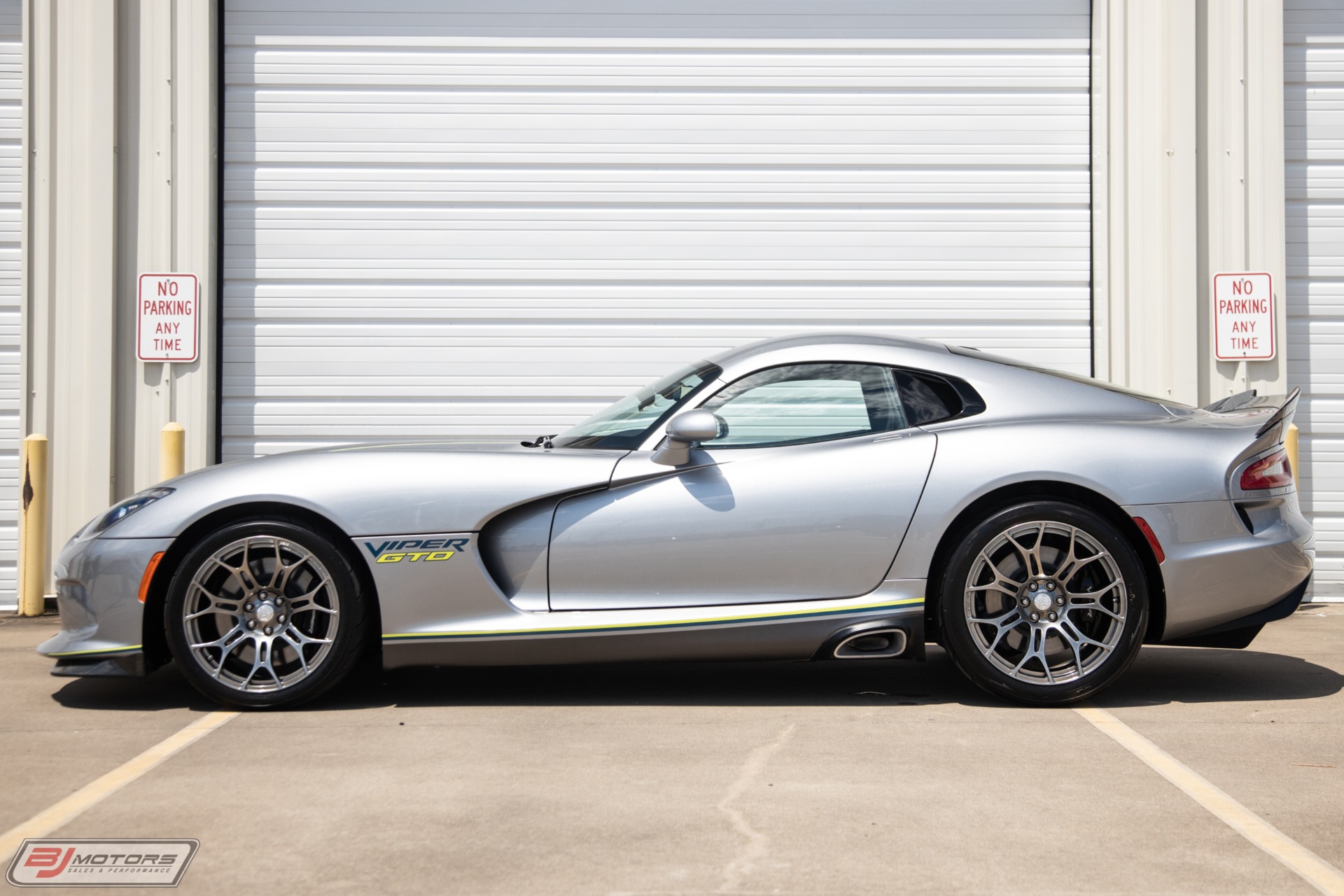 Used-2015-Dodge-Viper-SRT