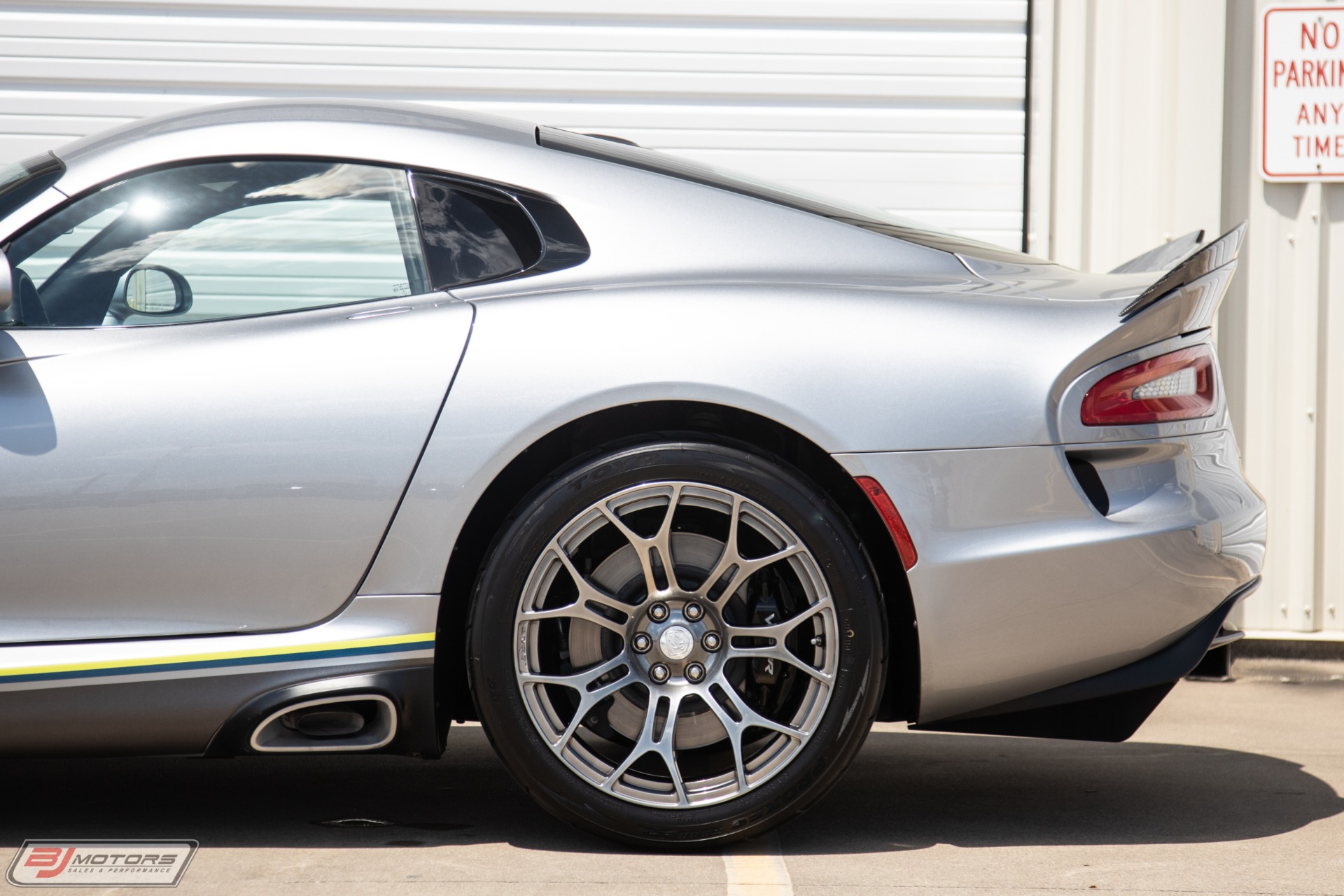 Used-2015-Dodge-Viper-SRT