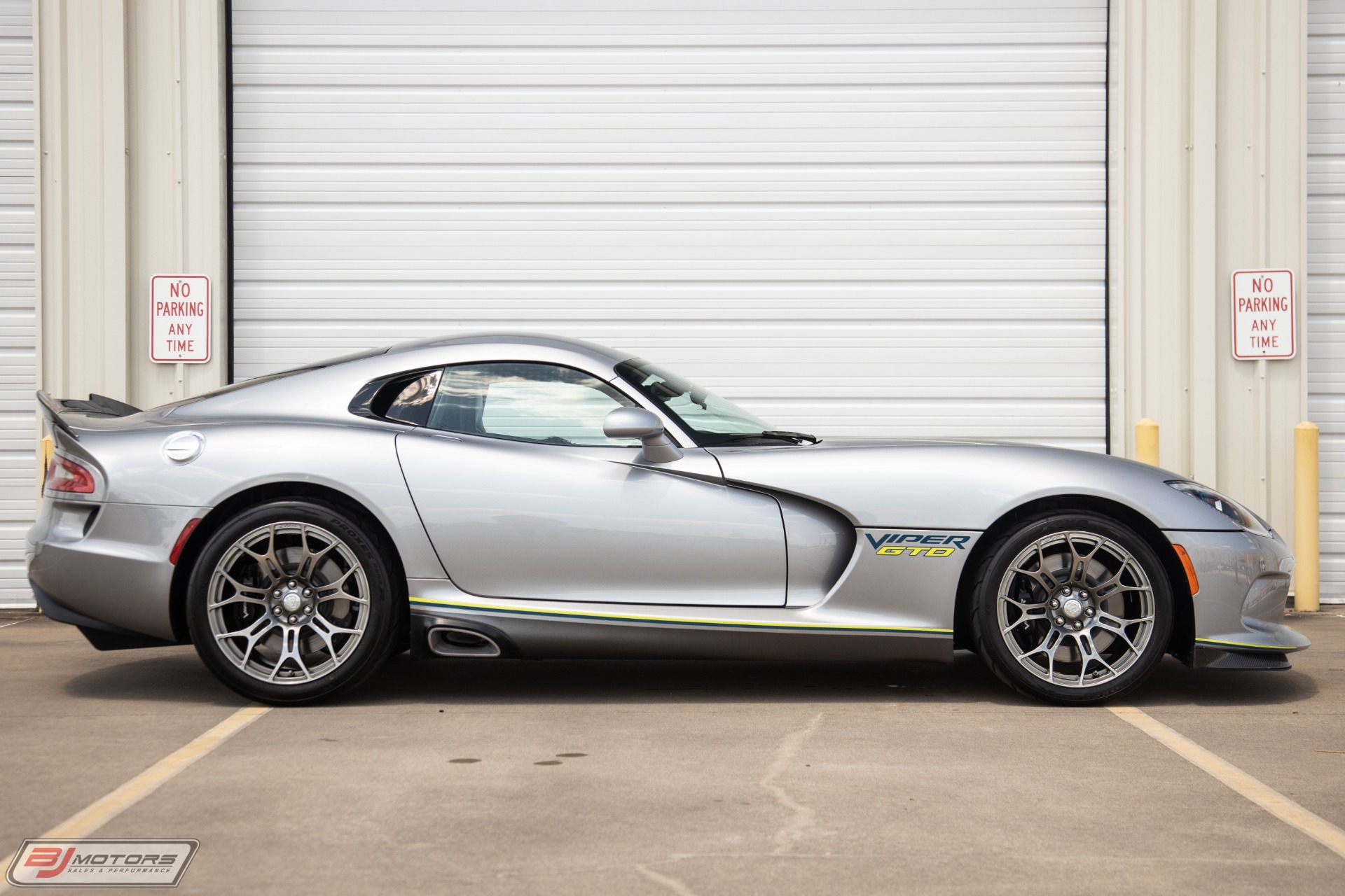 Used-2015-Dodge-Viper-SRT