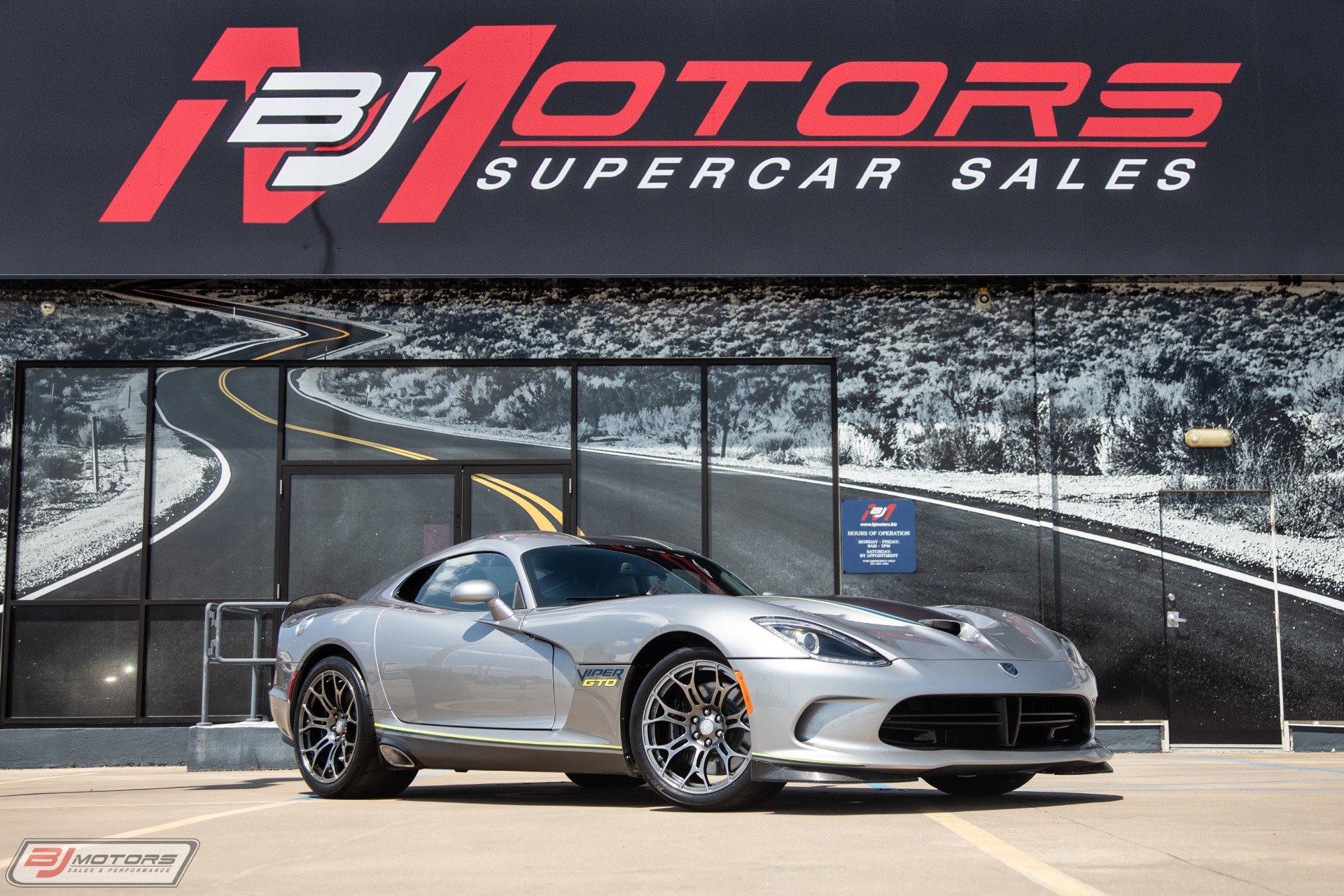 Used-2015-Dodge-Viper-SRT