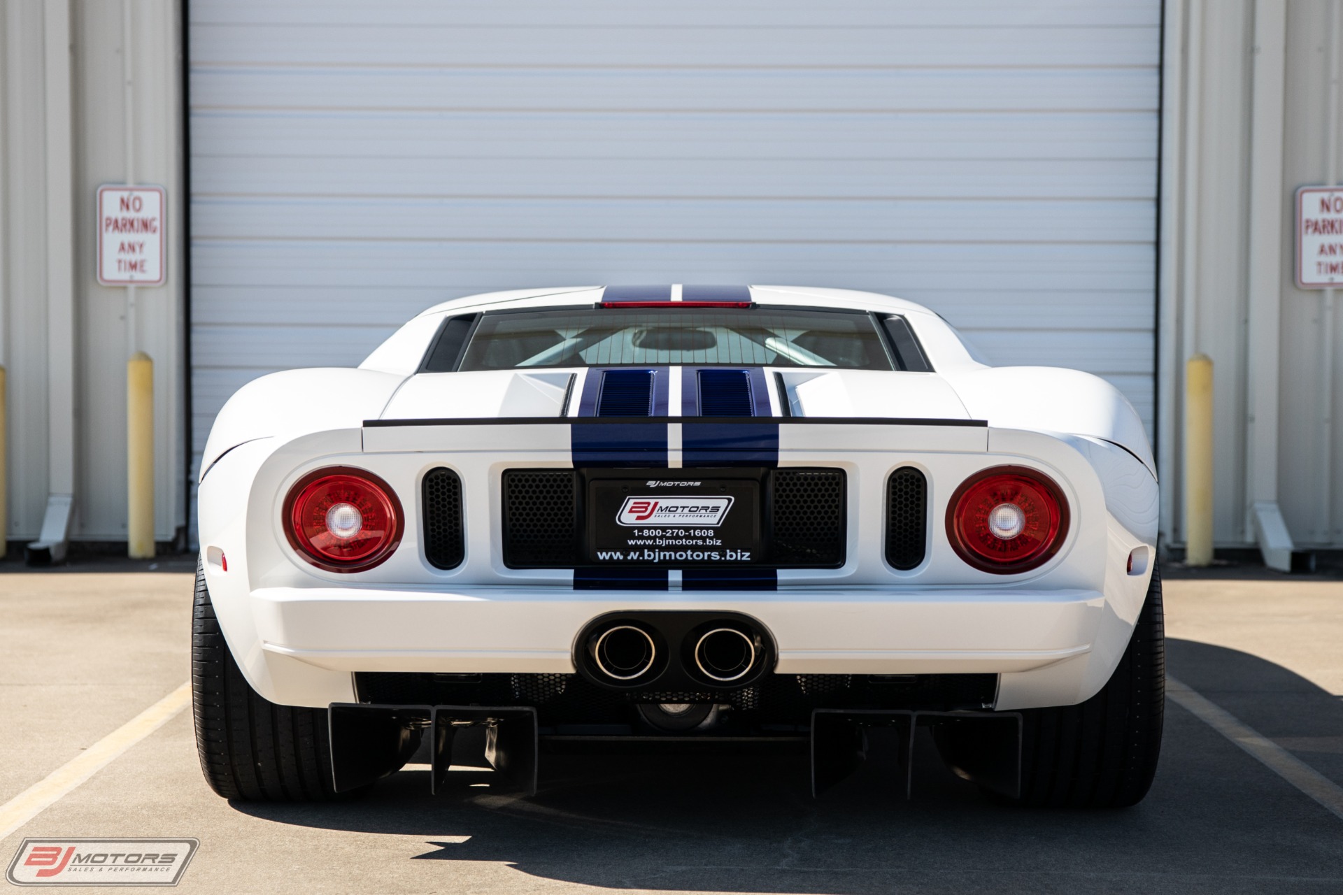 Used-2006-Ford-GT-Centennial-White-with-Blue-Stripes