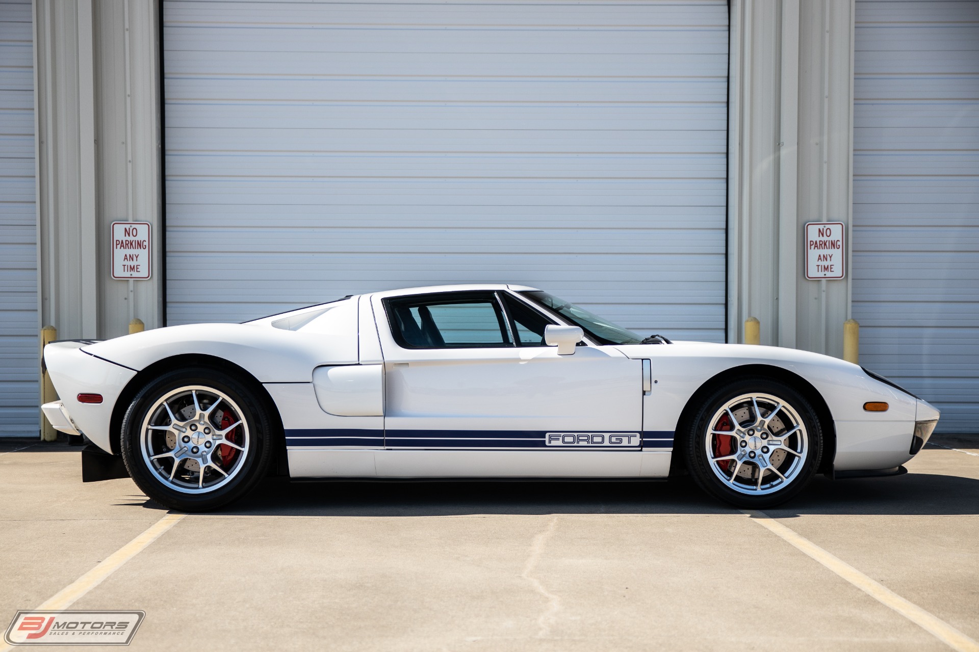 Used-2006-Ford-GT-Centennial-White-with-Blue-Stripes