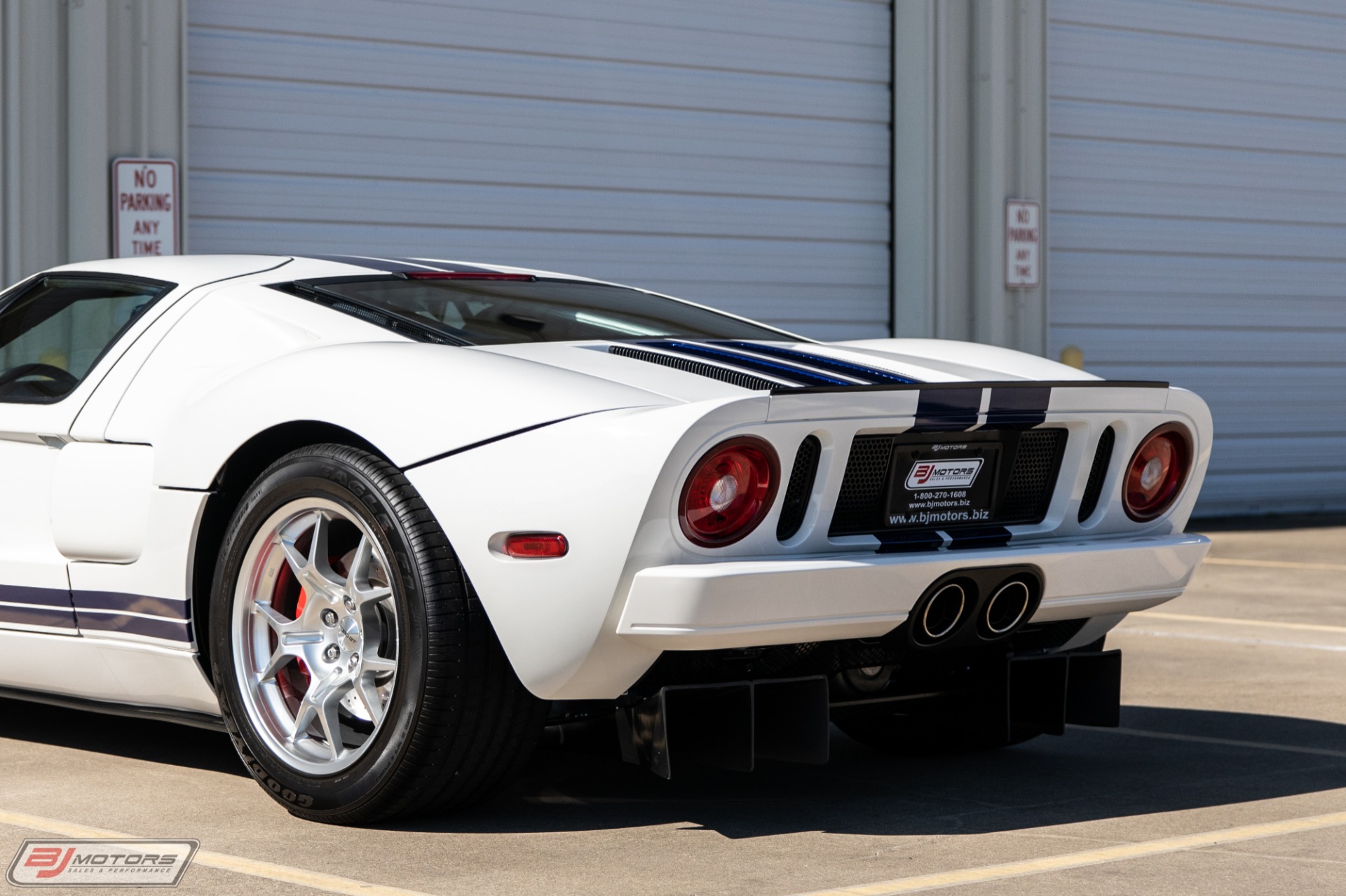 Used-2006-Ford-GT-Centennial-White-with-Blue-Stripes