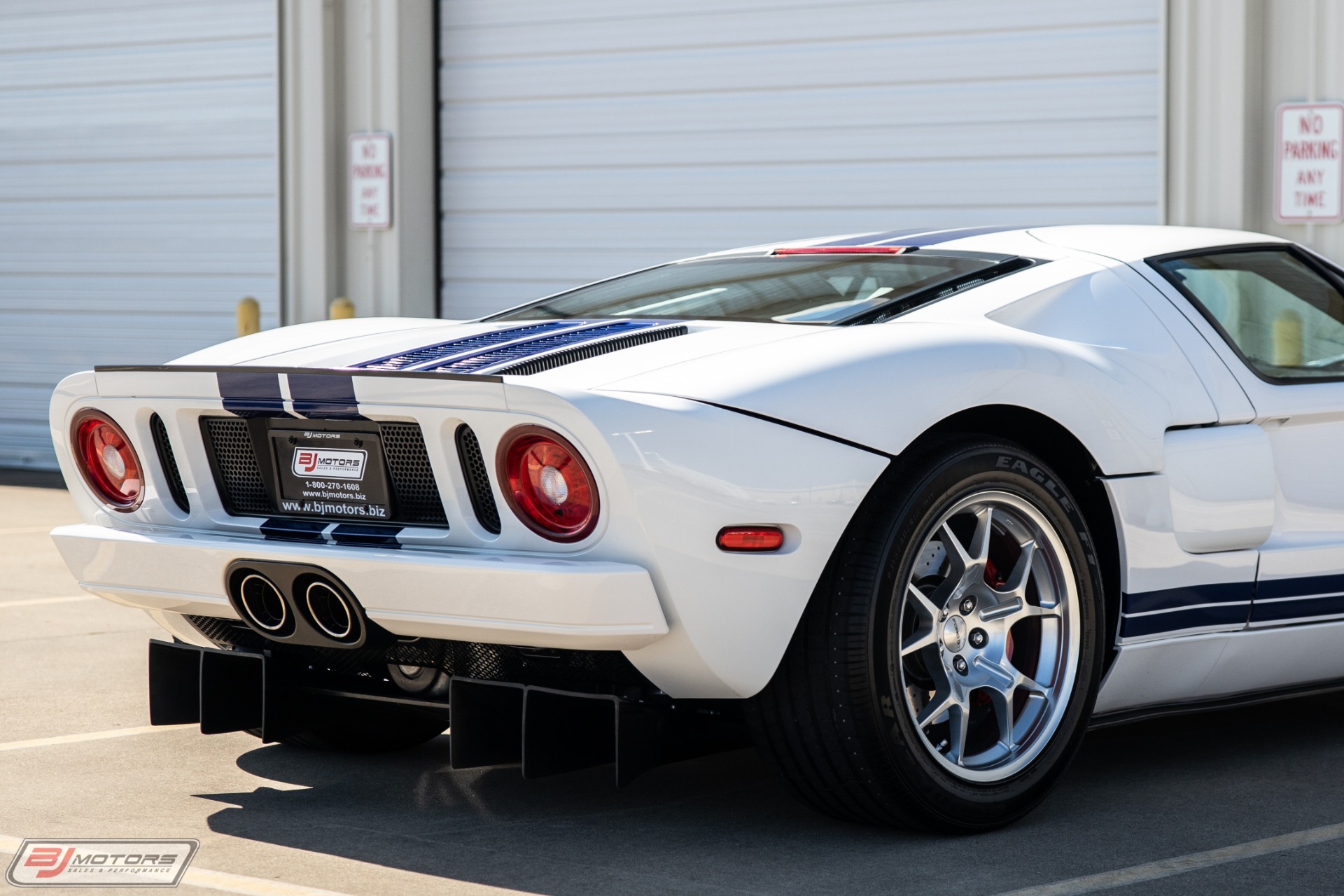 Used-2006-Ford-GT-Centennial-White-with-Blue-Stripes