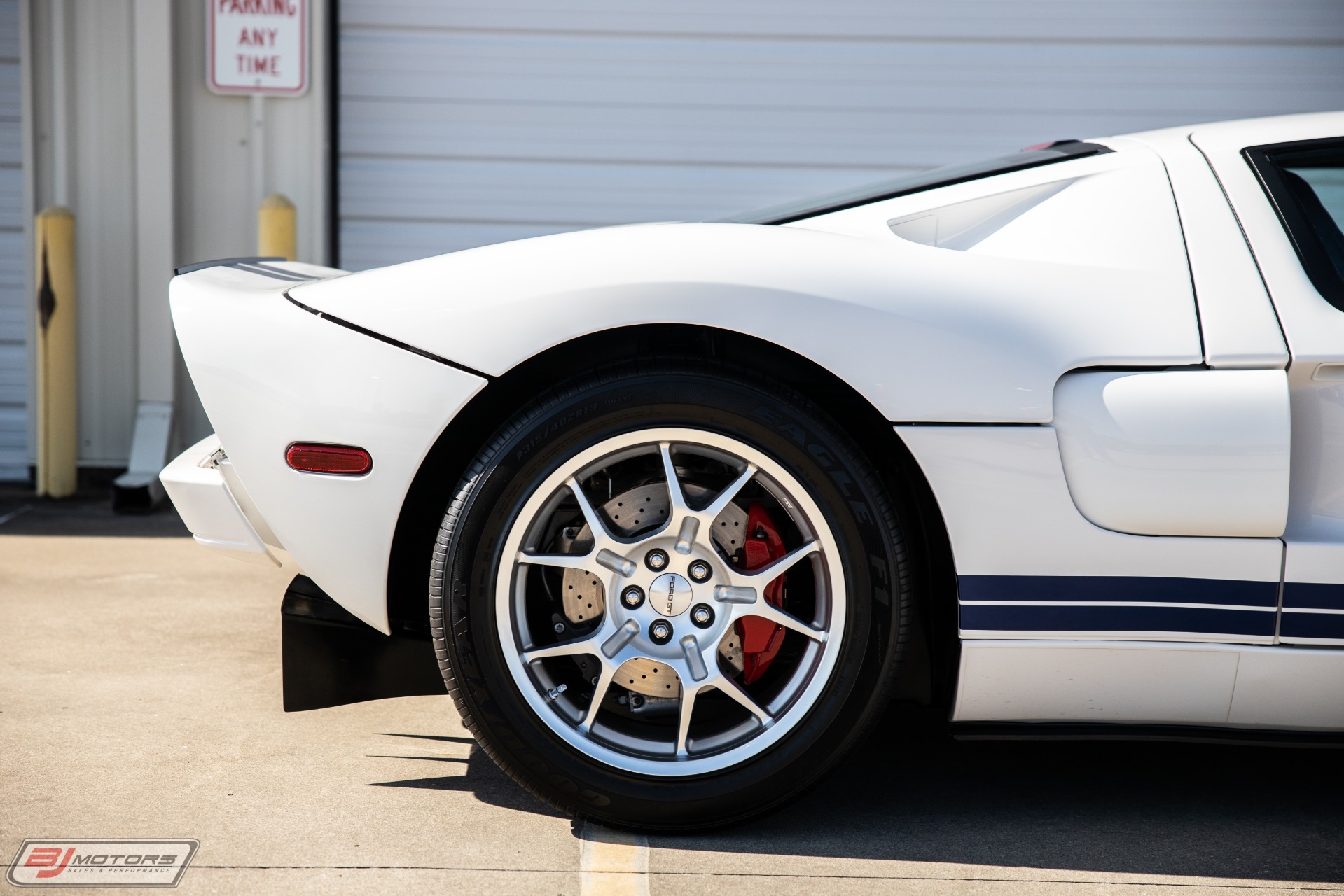 Used-2006-Ford-GT-Centennial-White-with-Blue-Stripes