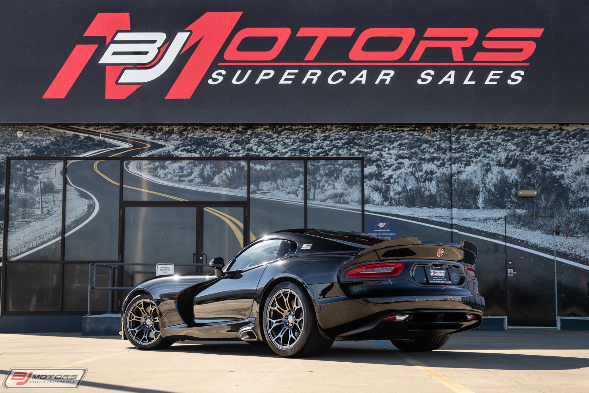 Used-2014-Dodge-Viper-Time-Attack-10