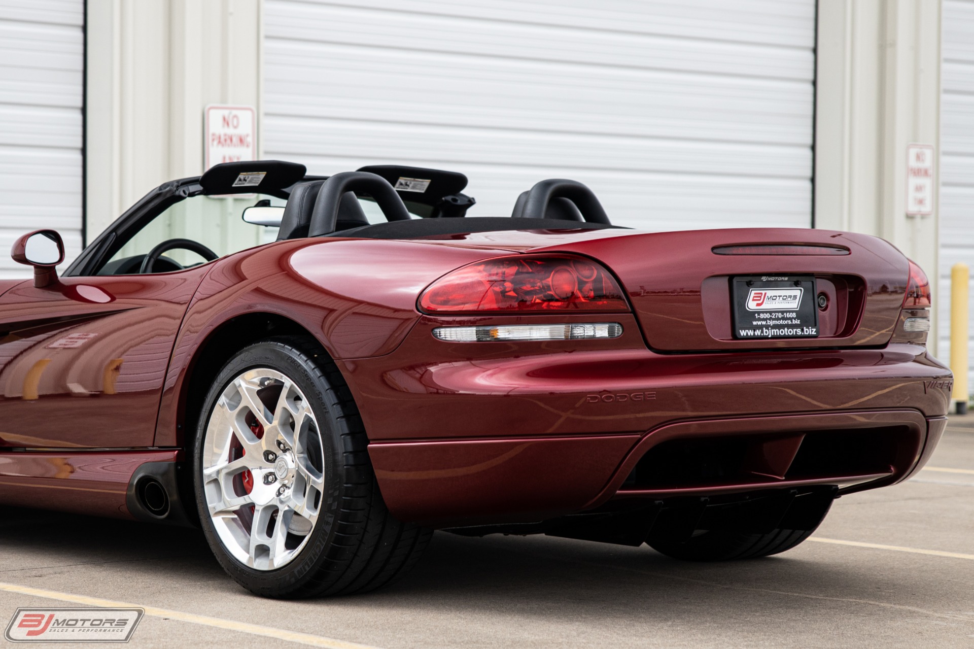 Used-2008-Dodge-Viper-SRT-10