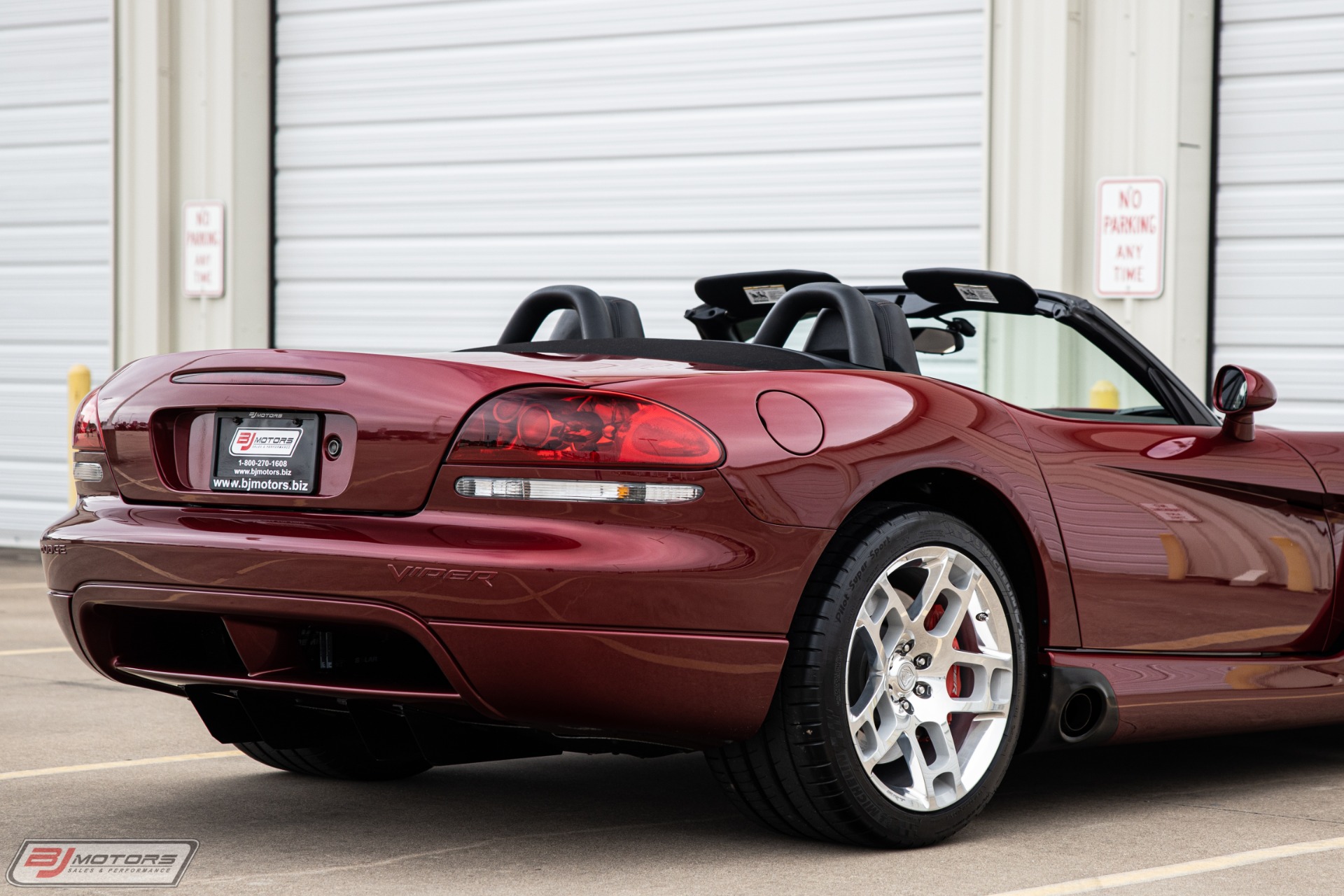 Used-2008-Dodge-Viper-SRT-10