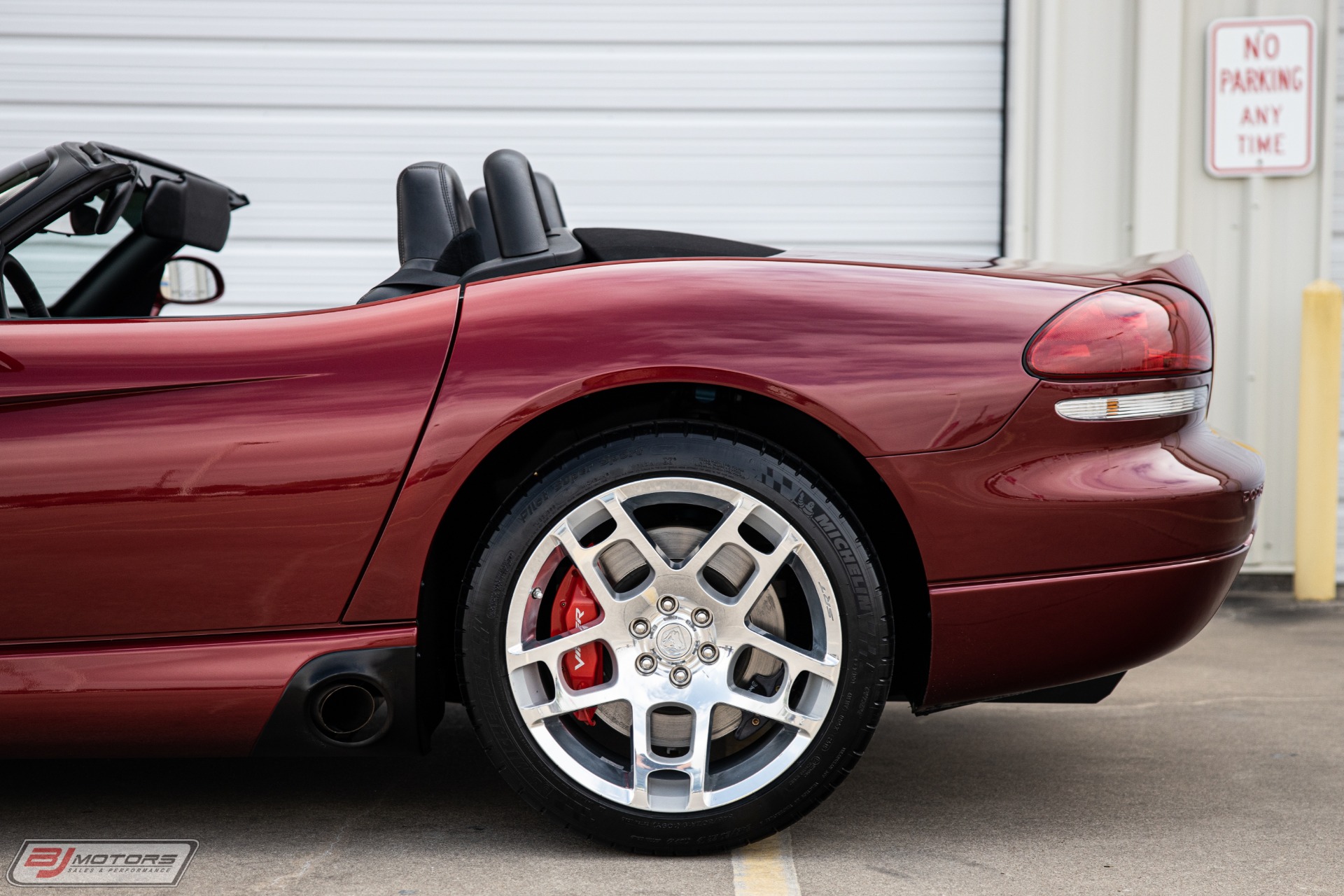 Used-2008-Dodge-Viper-SRT-10