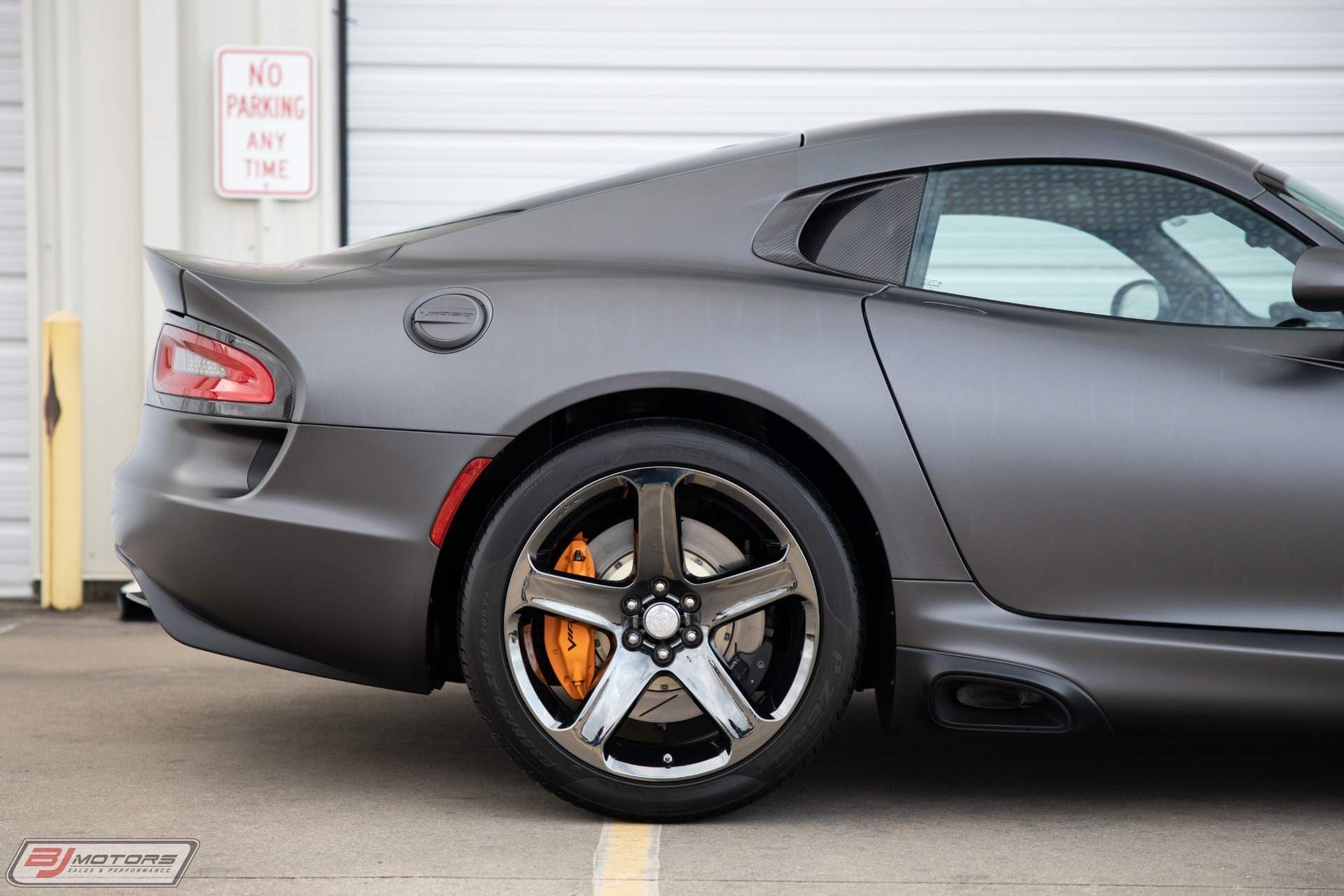 Used-2014-Dodge-Viper-GTS-Carbon-Edition