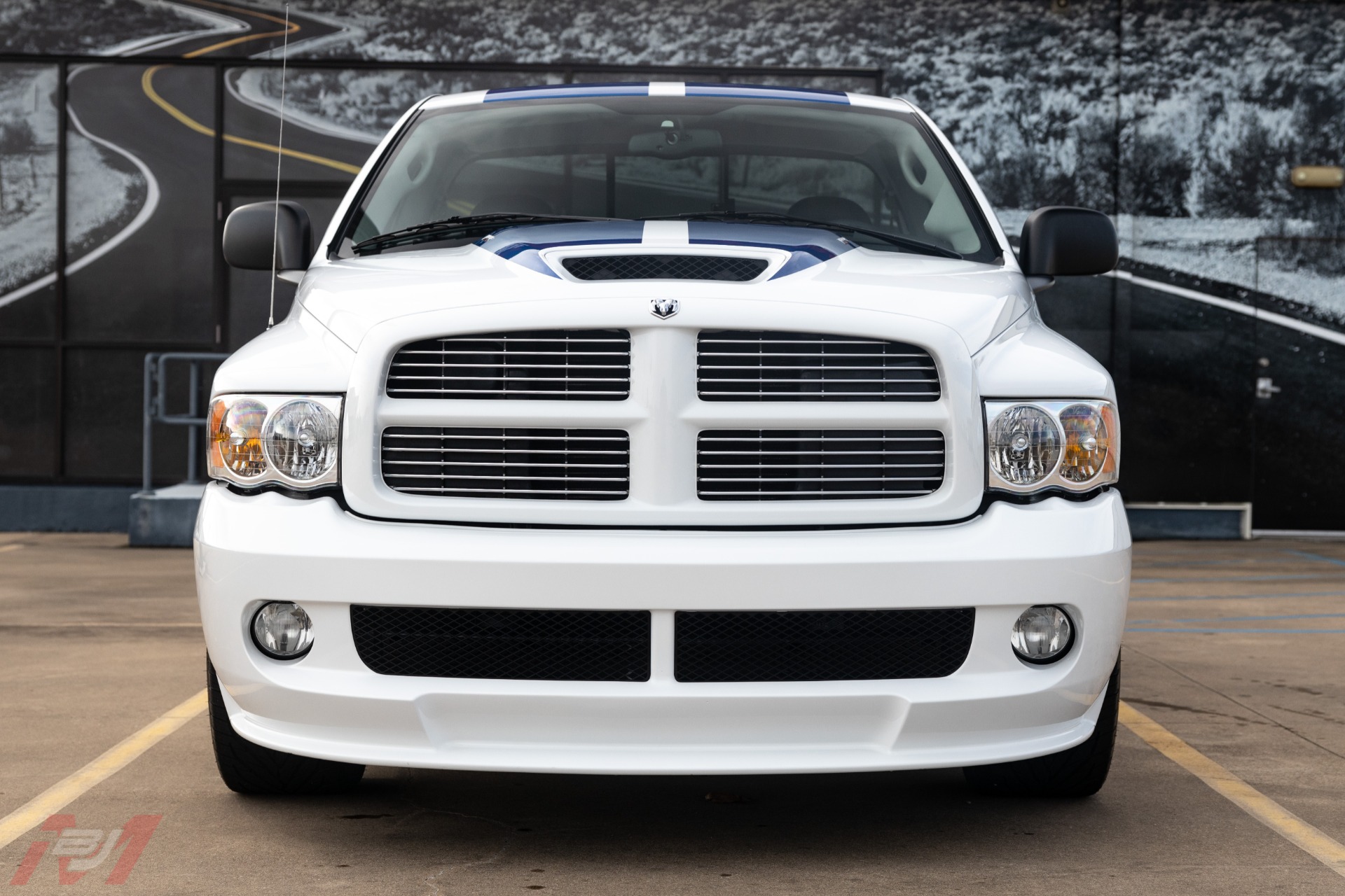 Used-2005-Dodge-Ram-1500-SRT-10-Commemorative-Edition