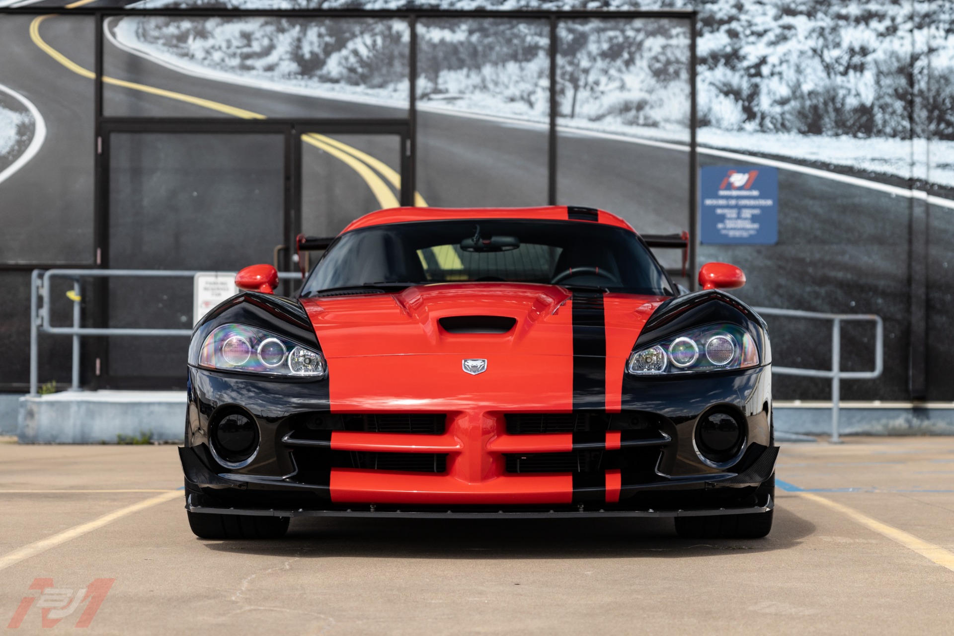 Used-2010-Dodge-Viper-ACR-1:33-Edition