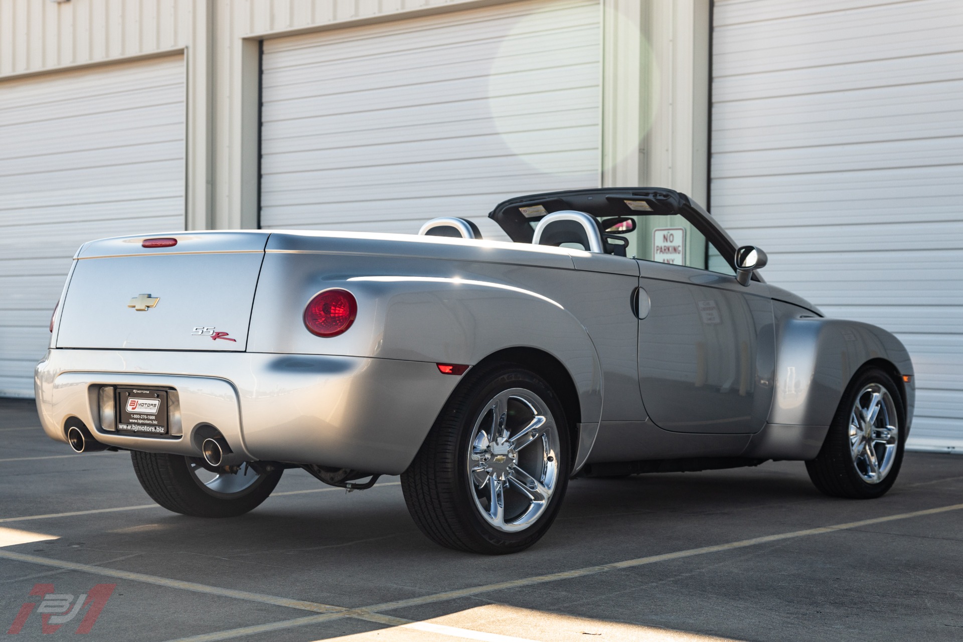 Used-2005-Chevrolet-SSR-LS