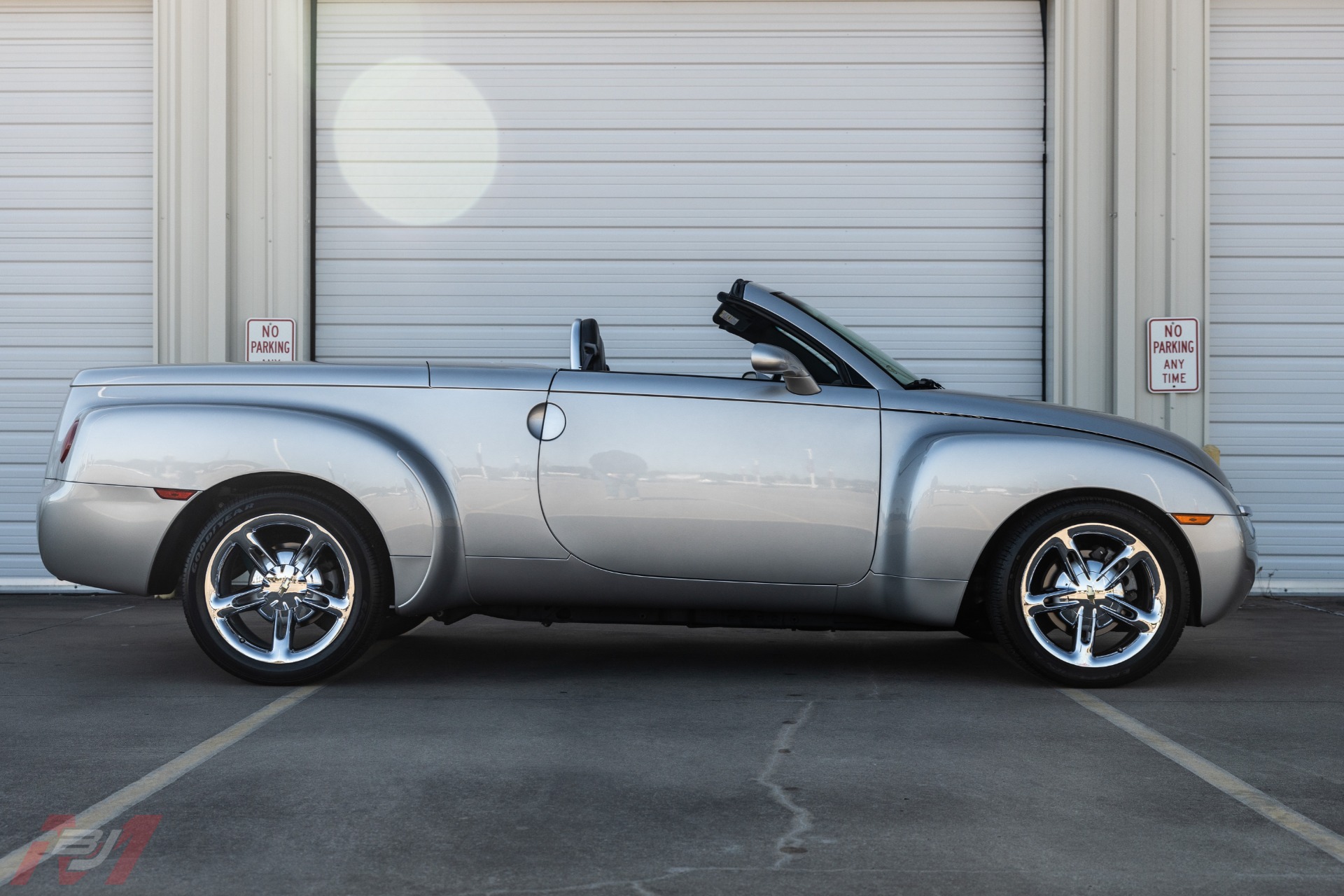 Used-2005-Chevrolet-SSR-LS