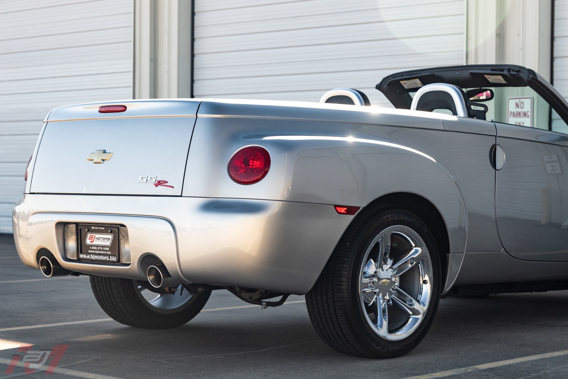 Used-2005-Chevrolet-SSR-LS