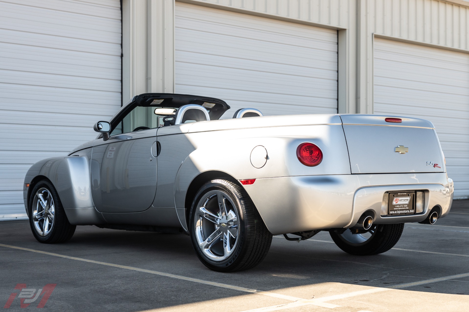 Used-2005-Chevrolet-SSR-LS