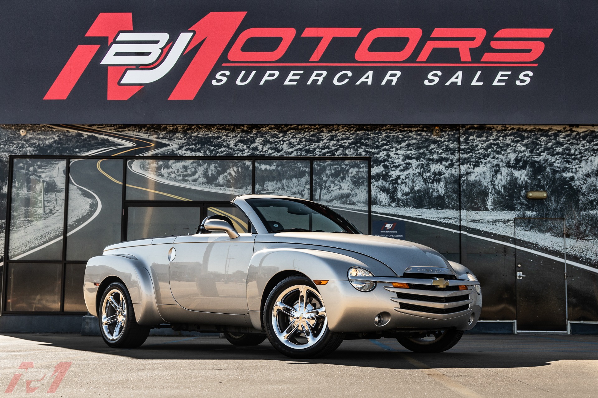 Used-2005-Chevrolet-SSR-LS