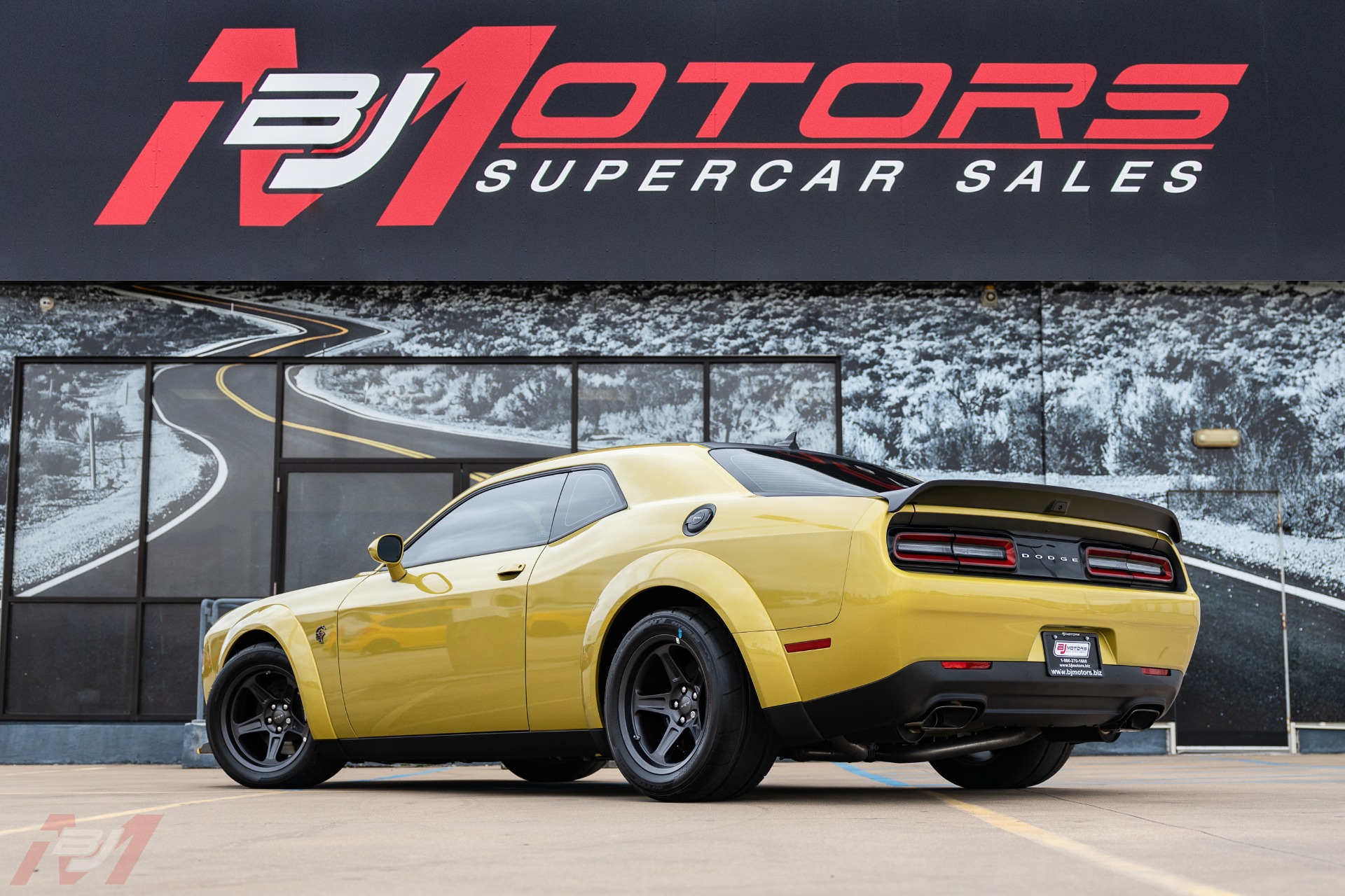 Used-2021-Dodge-Challenger-SRT-Super-Stock