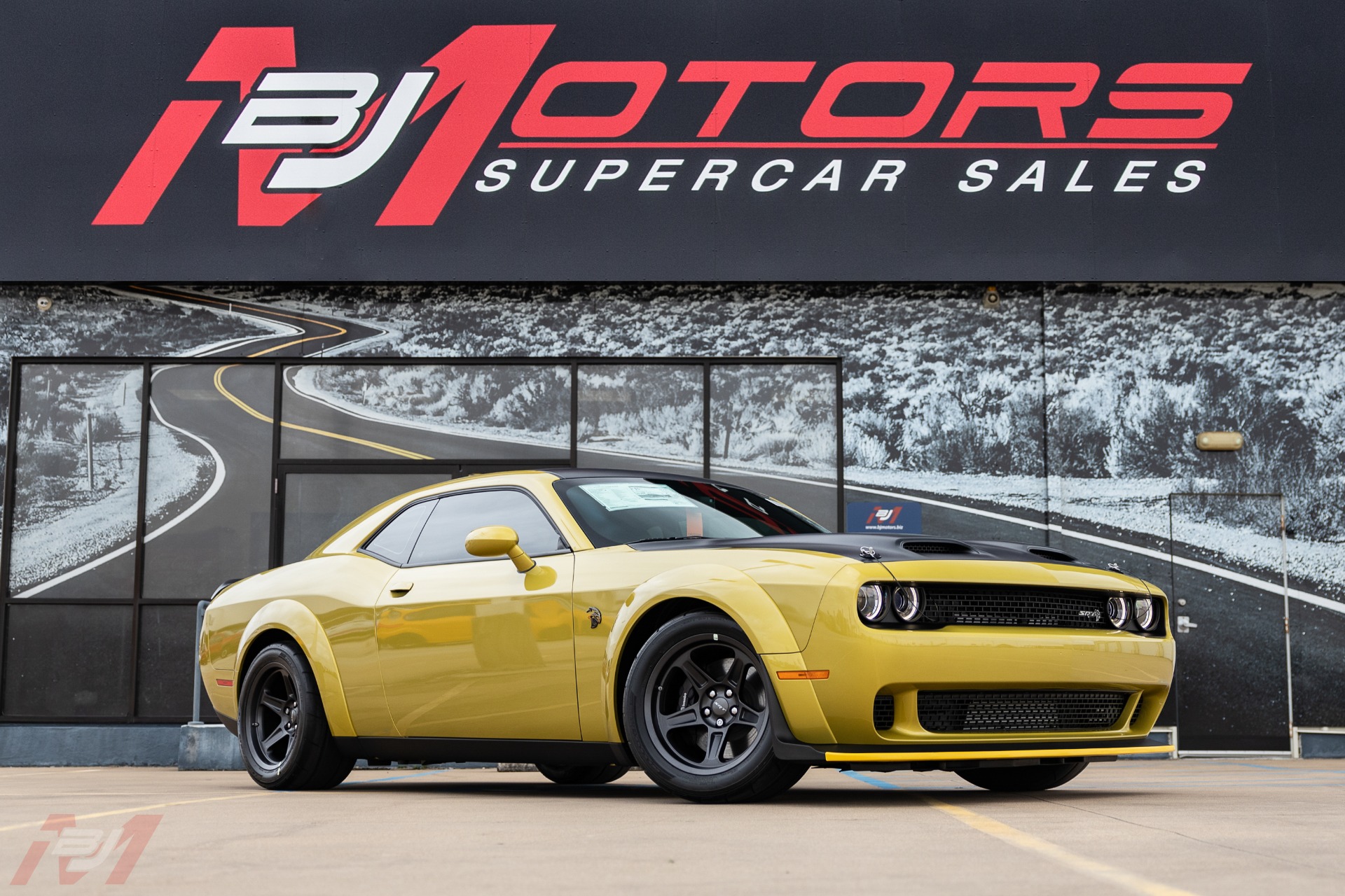 Used-2021-Dodge-Challenger-SRT-Super-Stock