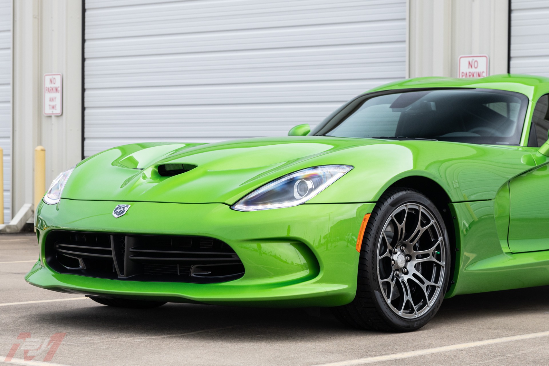 Used-2014-Dodge-Viper-SRT-in-Stryker-Green