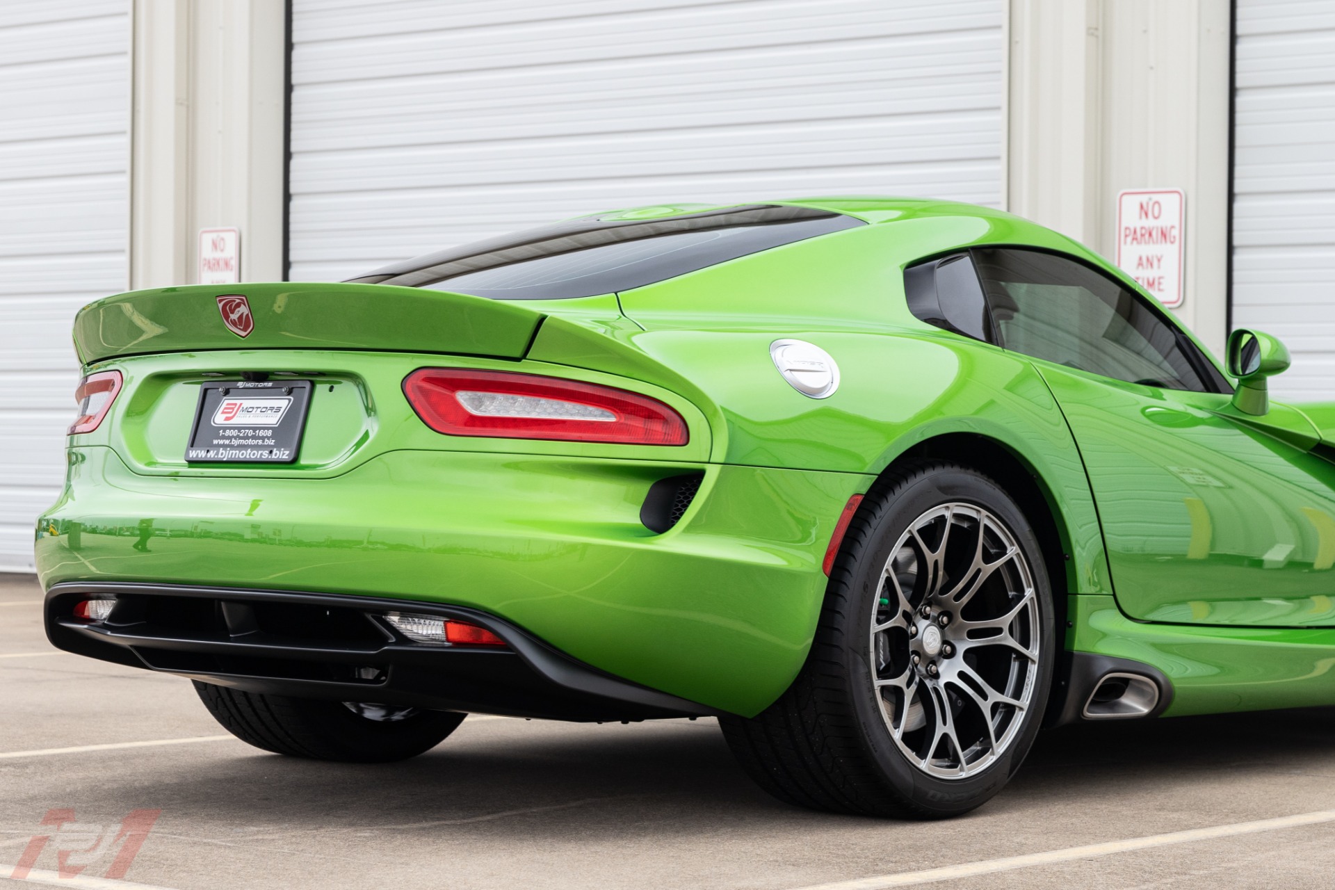 Used-2014-Dodge-Viper-SRT-in-Stryker-Green