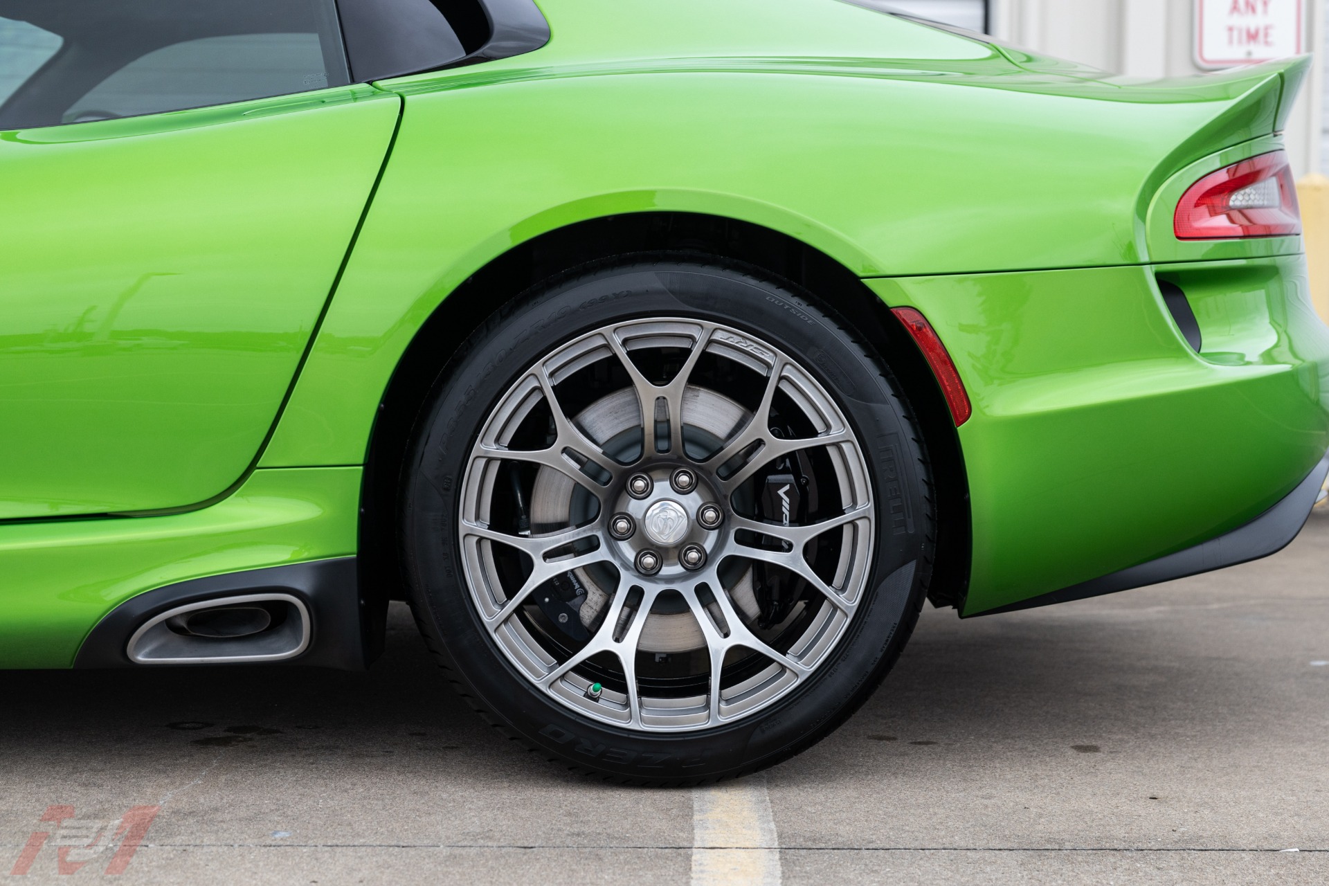 Used-2014-Dodge-Viper-SRT-in-Stryker-Green