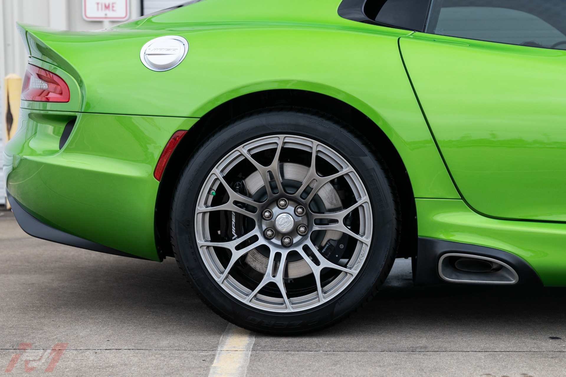 Used-2014-Dodge-Viper-SRT-in-Stryker-Green