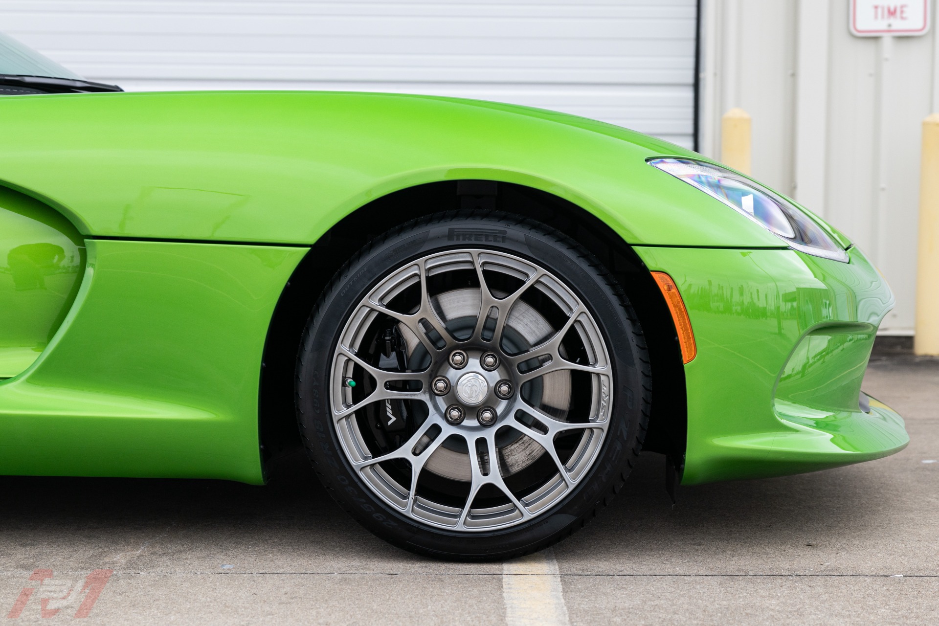 Used-2014-Dodge-Viper-SRT-in-Stryker-Green