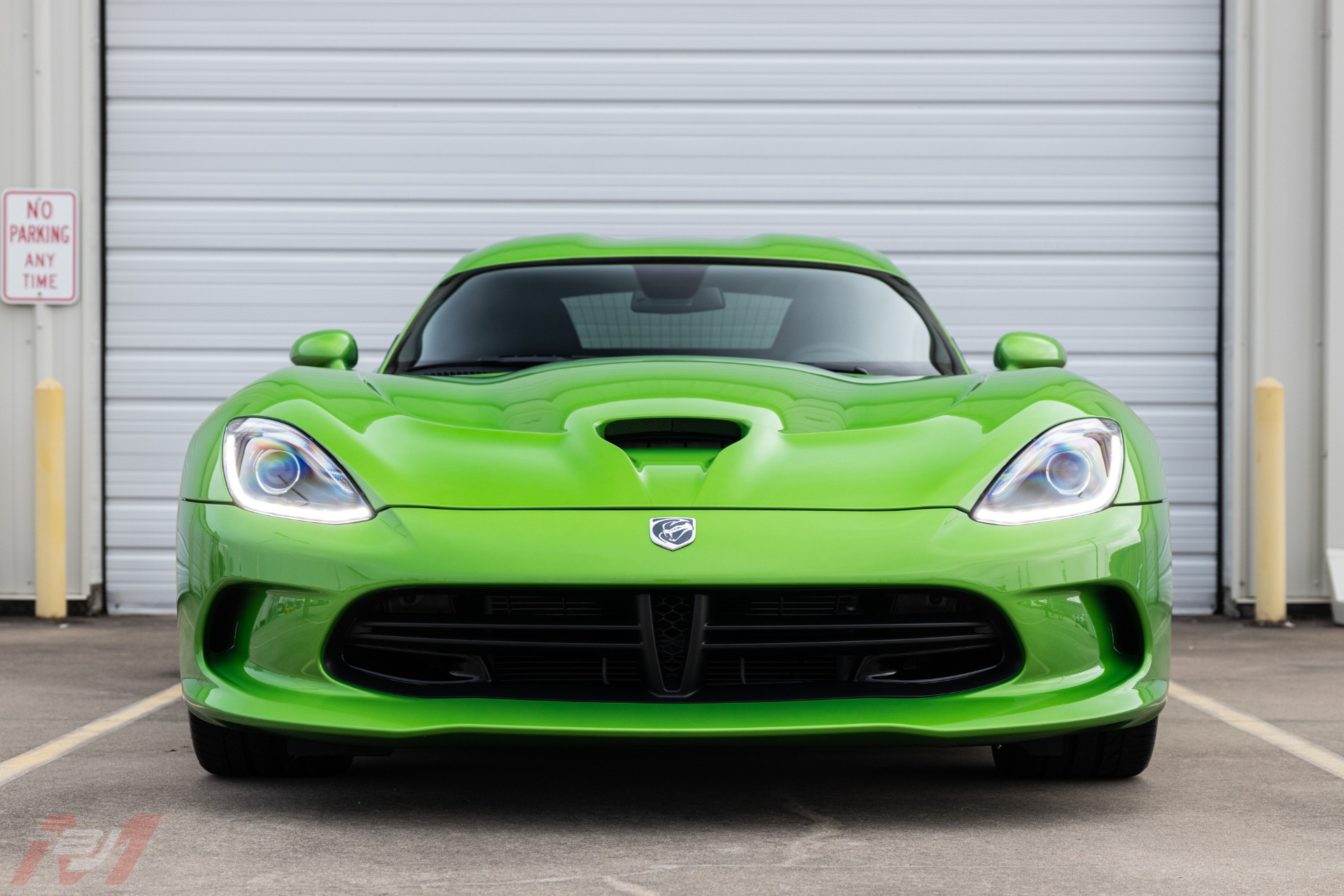 Used-2014-Dodge-Viper-SRT-in-Stryker-Green