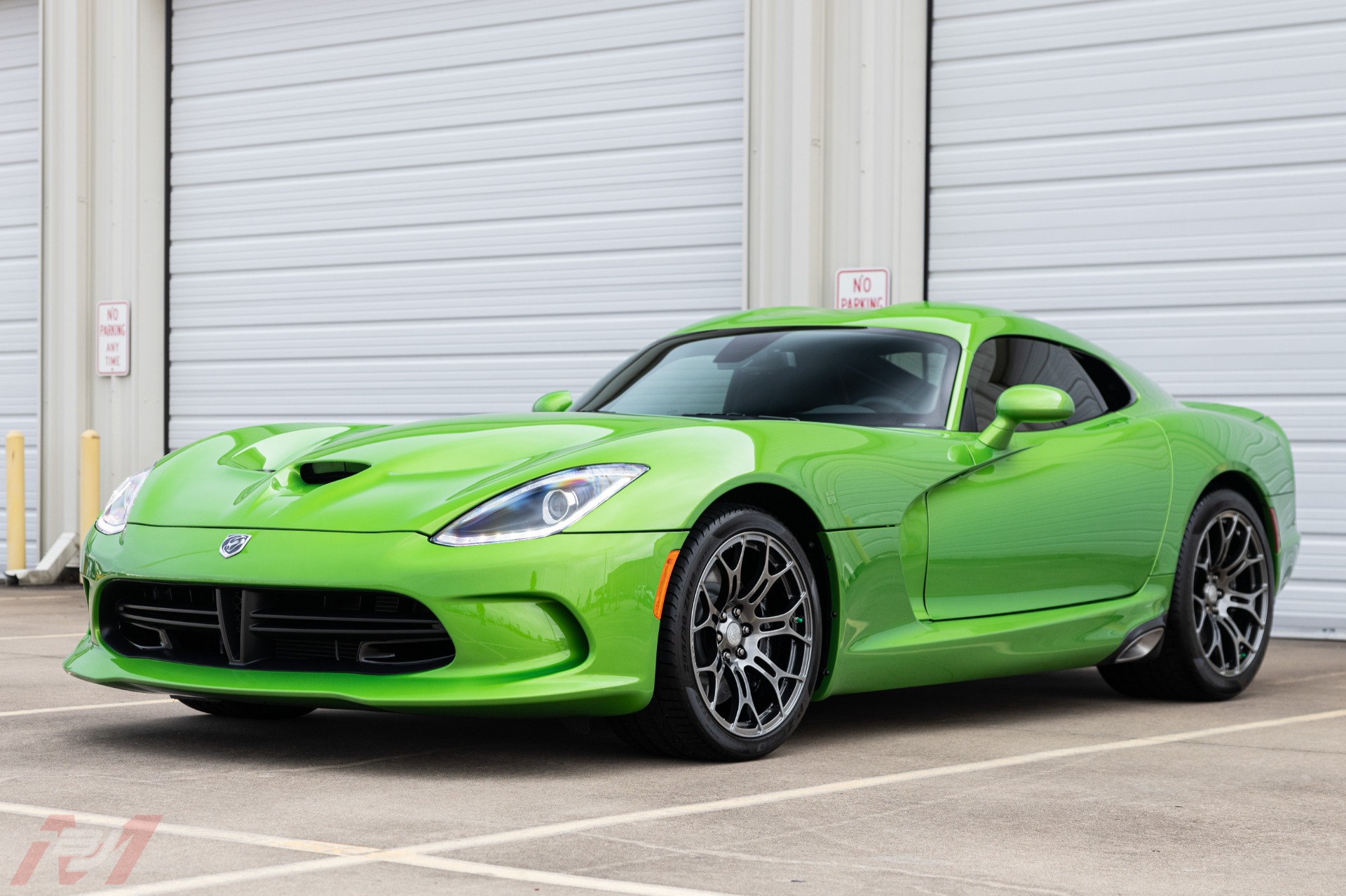 Used-2014-Dodge-Viper-SRT-in-Stryker-Green