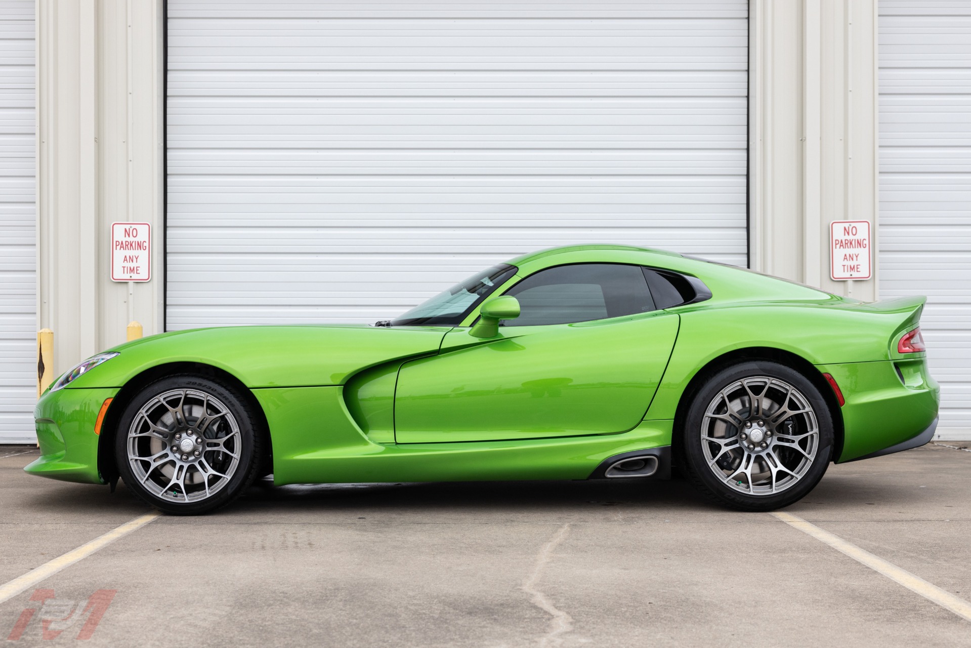 Used-2014-Dodge-Viper-SRT-in-Stryker-Green