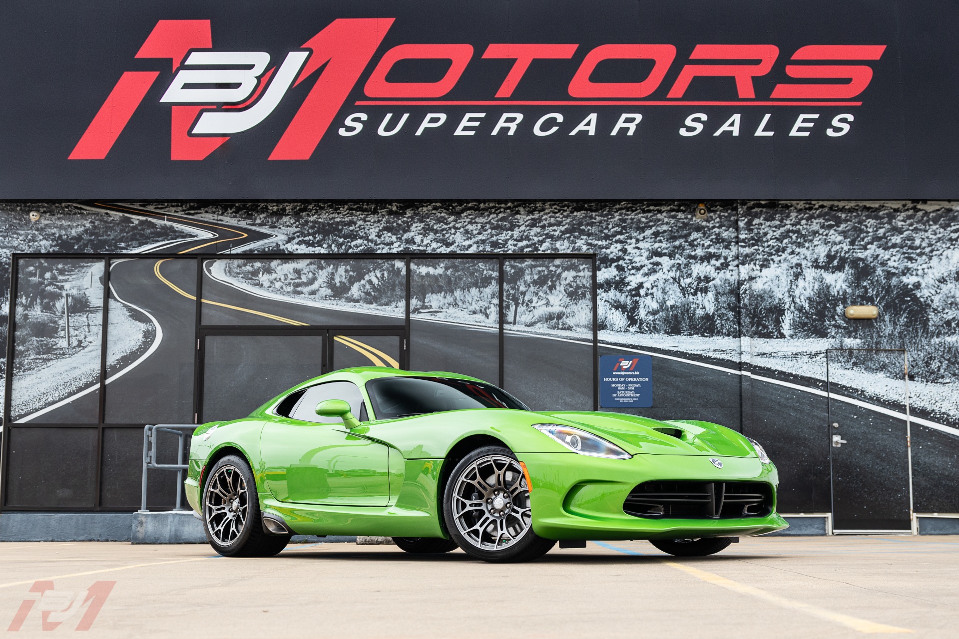 Used-2014-Dodge-Viper-SRT-in-Stryker-Green