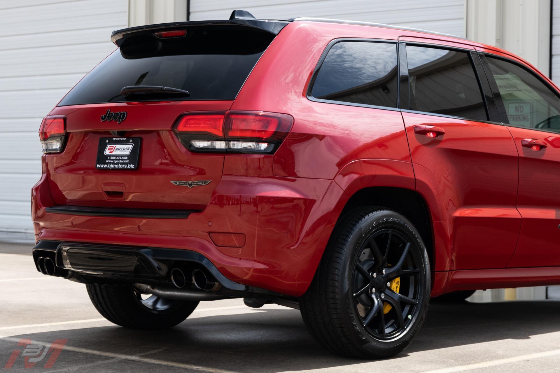 Used-2021-Jeep-Grand-Cherokee-Trackhawk-with-17-miles