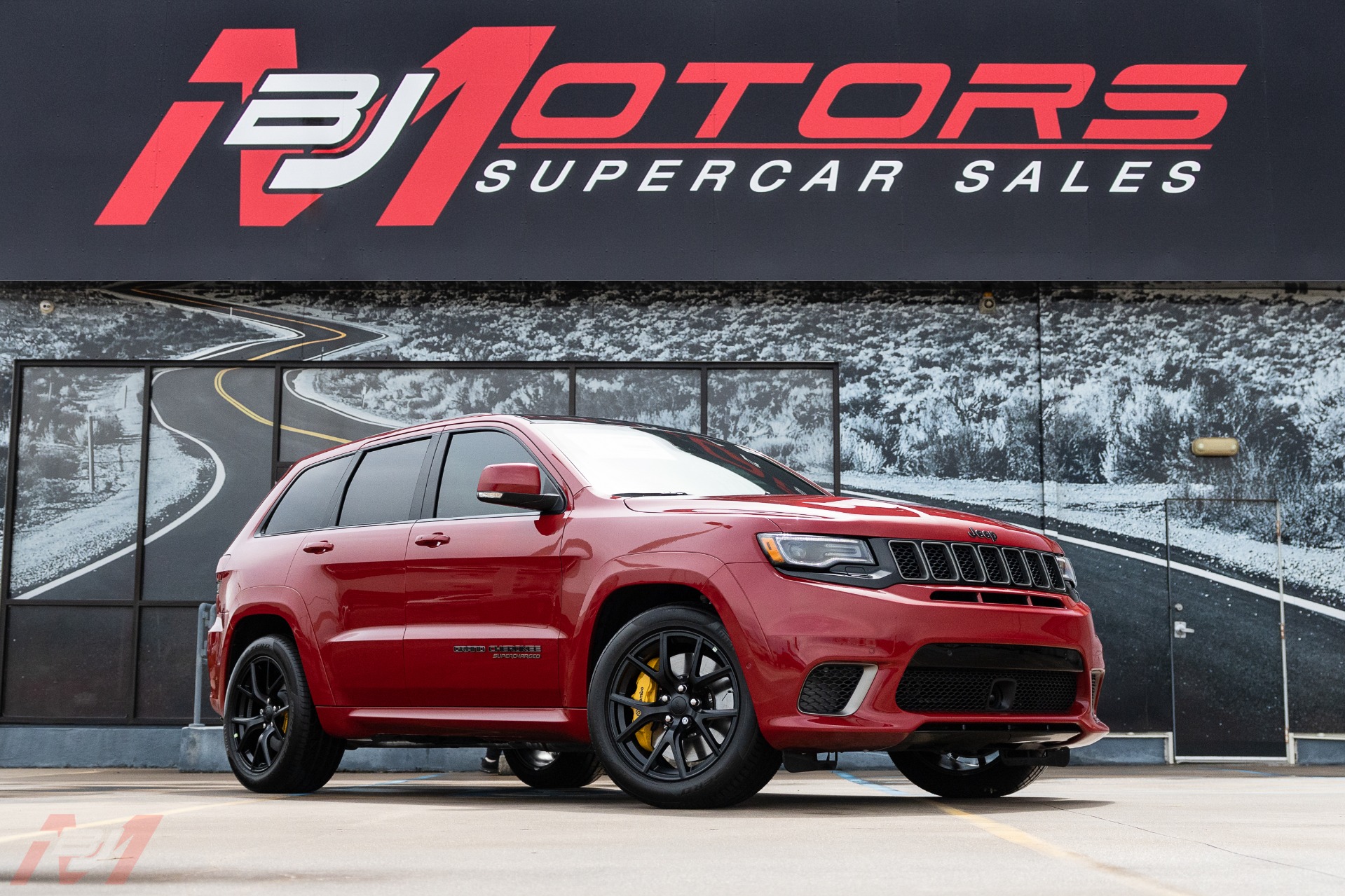 Used-2021-Jeep-Grand-Cherokee-Trackhawk-with-17-miles