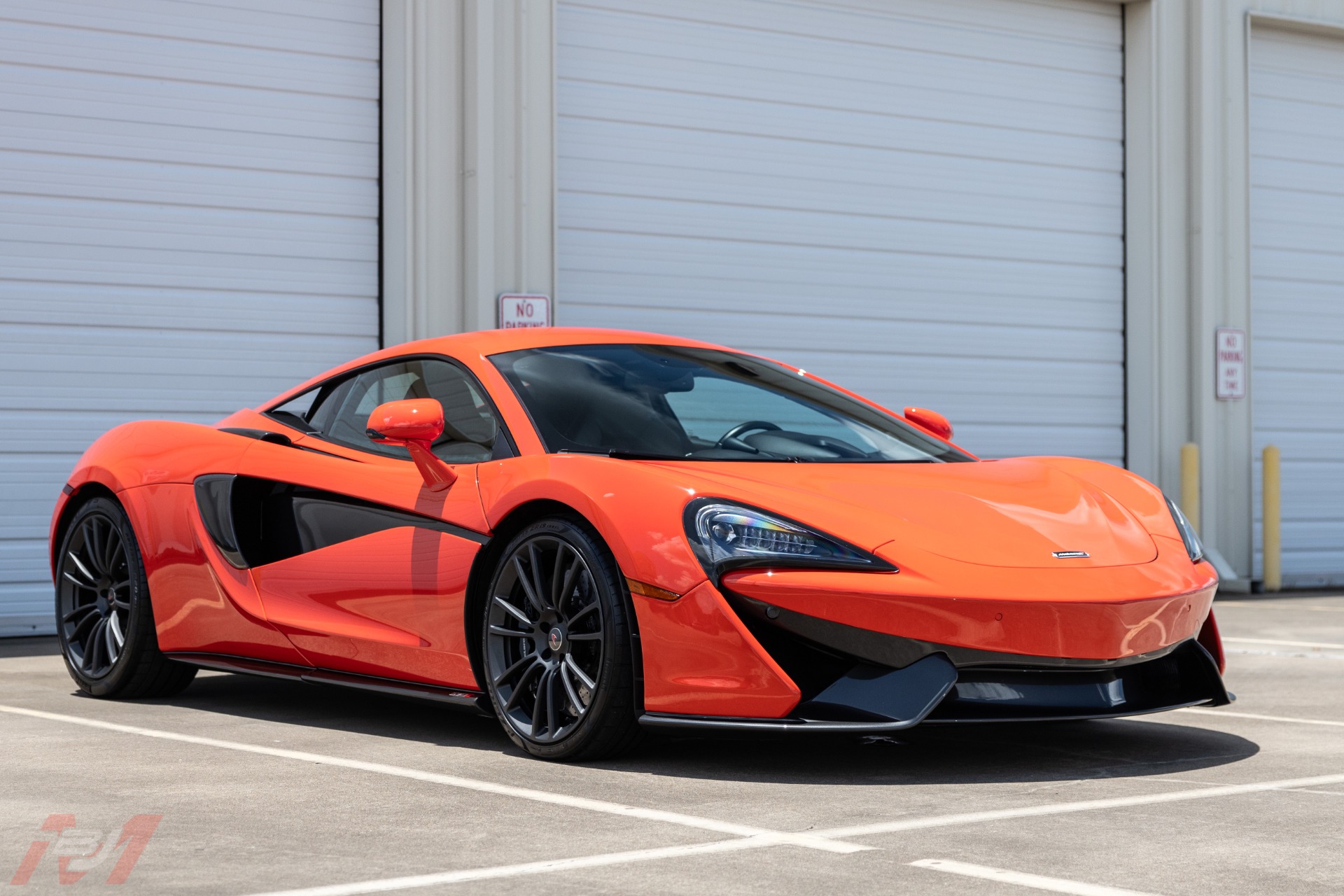 Used-2017-McLaren-570S-Coupe-MSO-Delta-Red