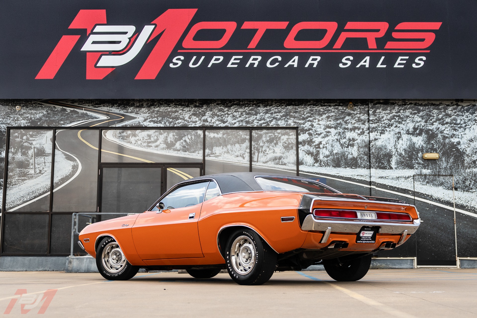 Used-1970-Dodge-Challenger-R/T-440-Six-Pack