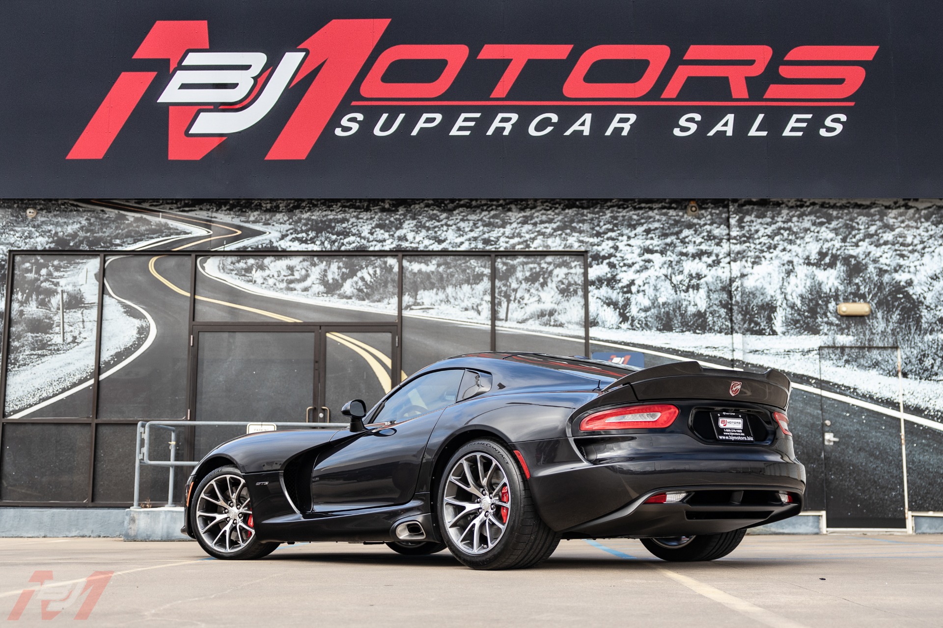 Used-2013-Dodge-Viper-GTS