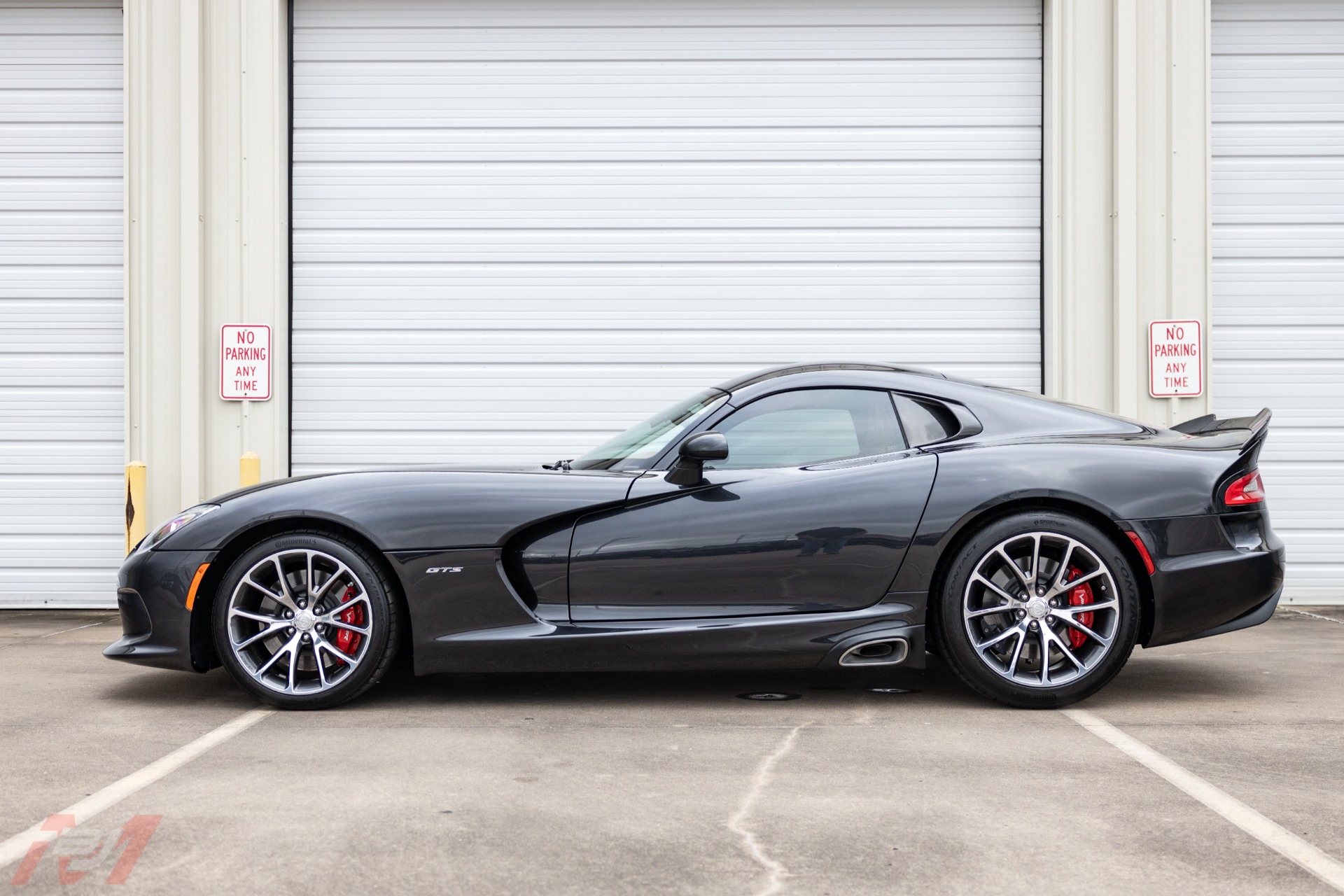 Used-2013-Dodge-Viper-GTS