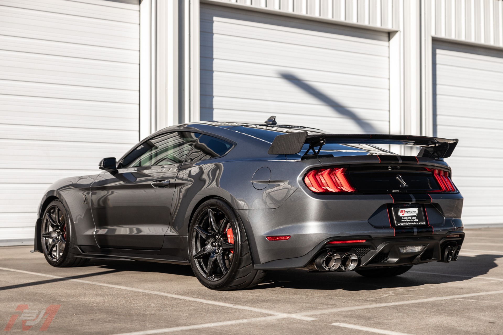 Used-2022-Ford-Mustang-Shelby-GT500-Carbon-Fiber-Track-Pack