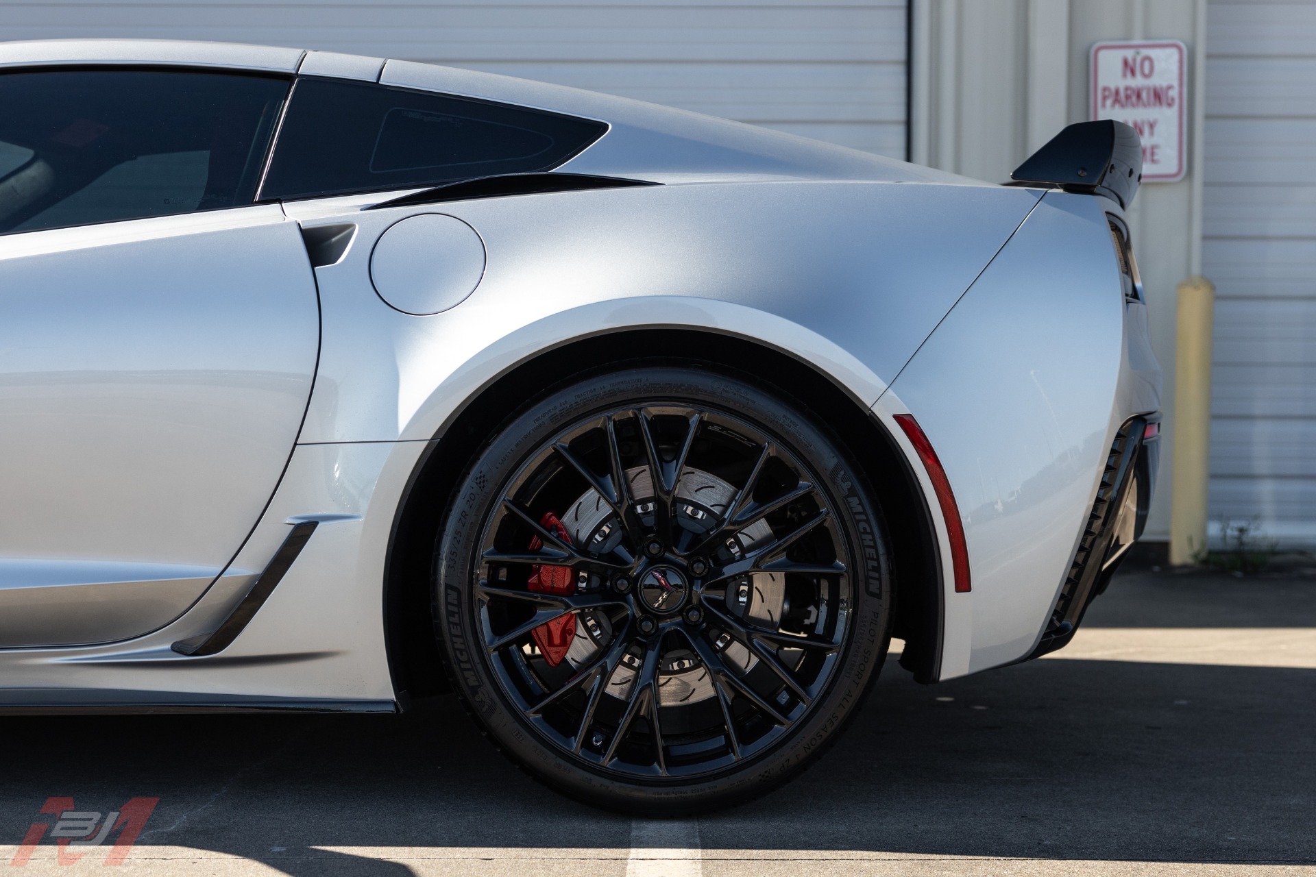 Used-2015-Chevrolet-Corvette-Z06-7-speed-Manual