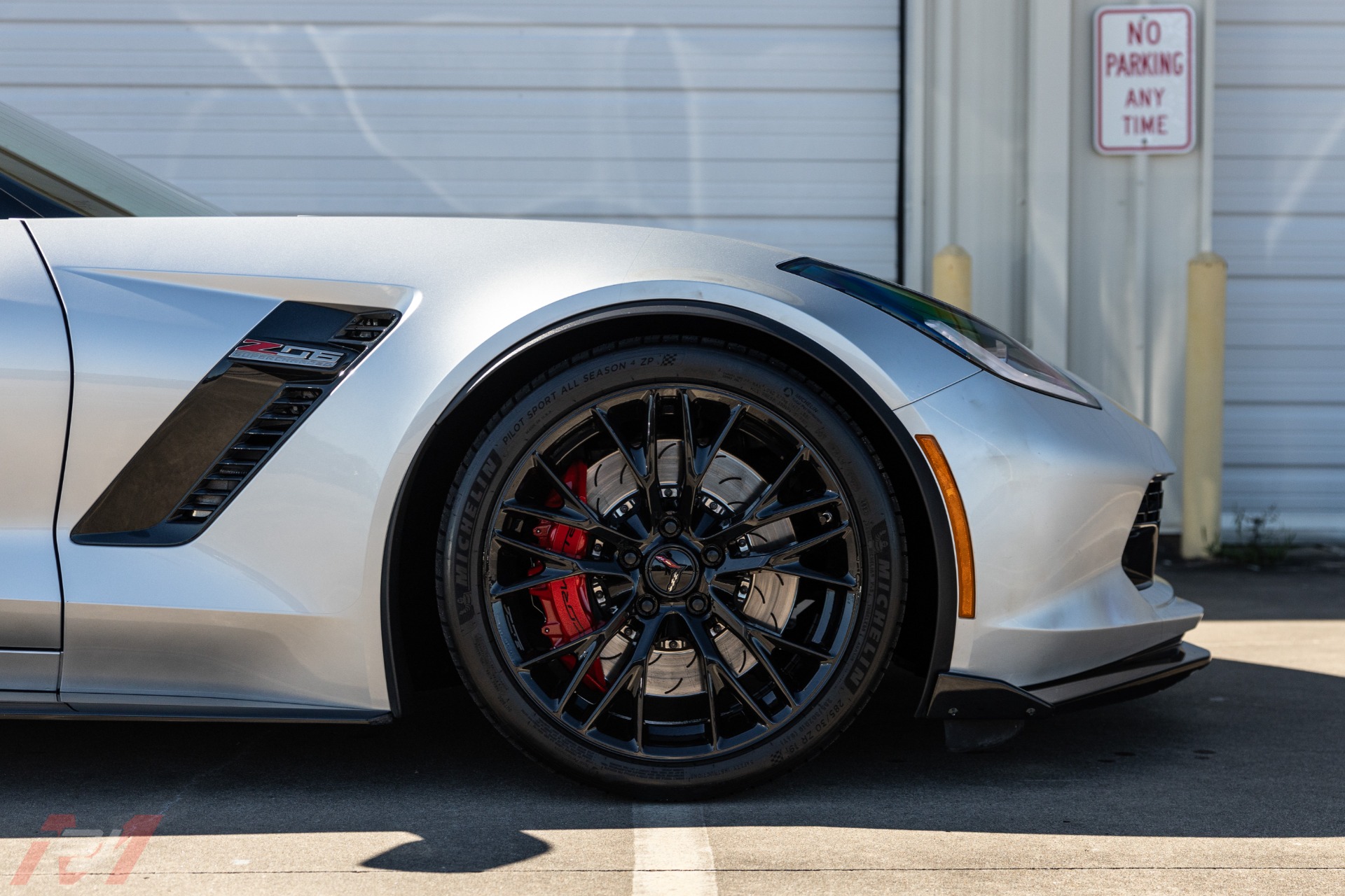 Used-2015-Chevrolet-Corvette-Z06-7-speed-Manual