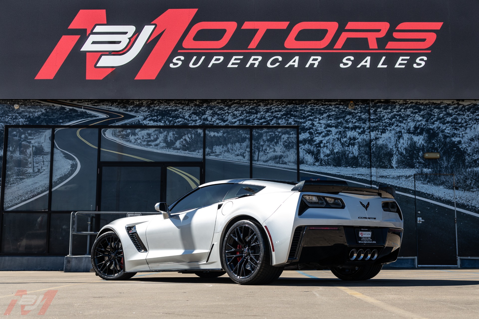 Used-2015-Chevrolet-Corvette-Z06-7-speed-Manual