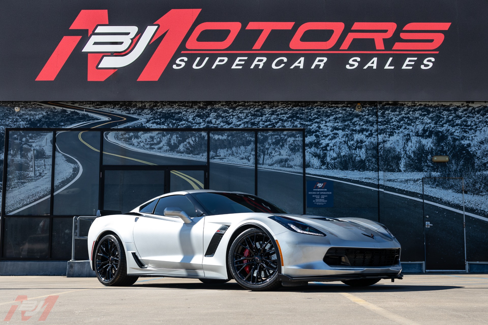 Used-2015-Chevrolet-Corvette-Z06-7-speed-Manual