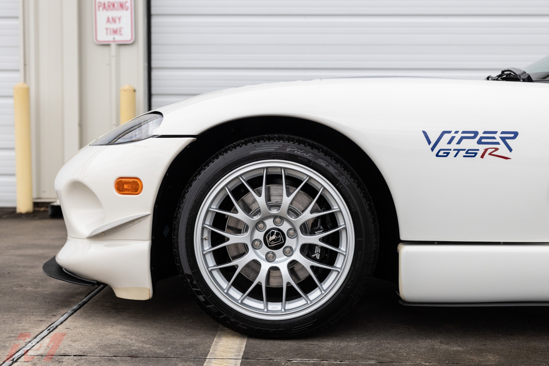 Used-1998-Dodge-Viper-GTS-R-with-31-miles