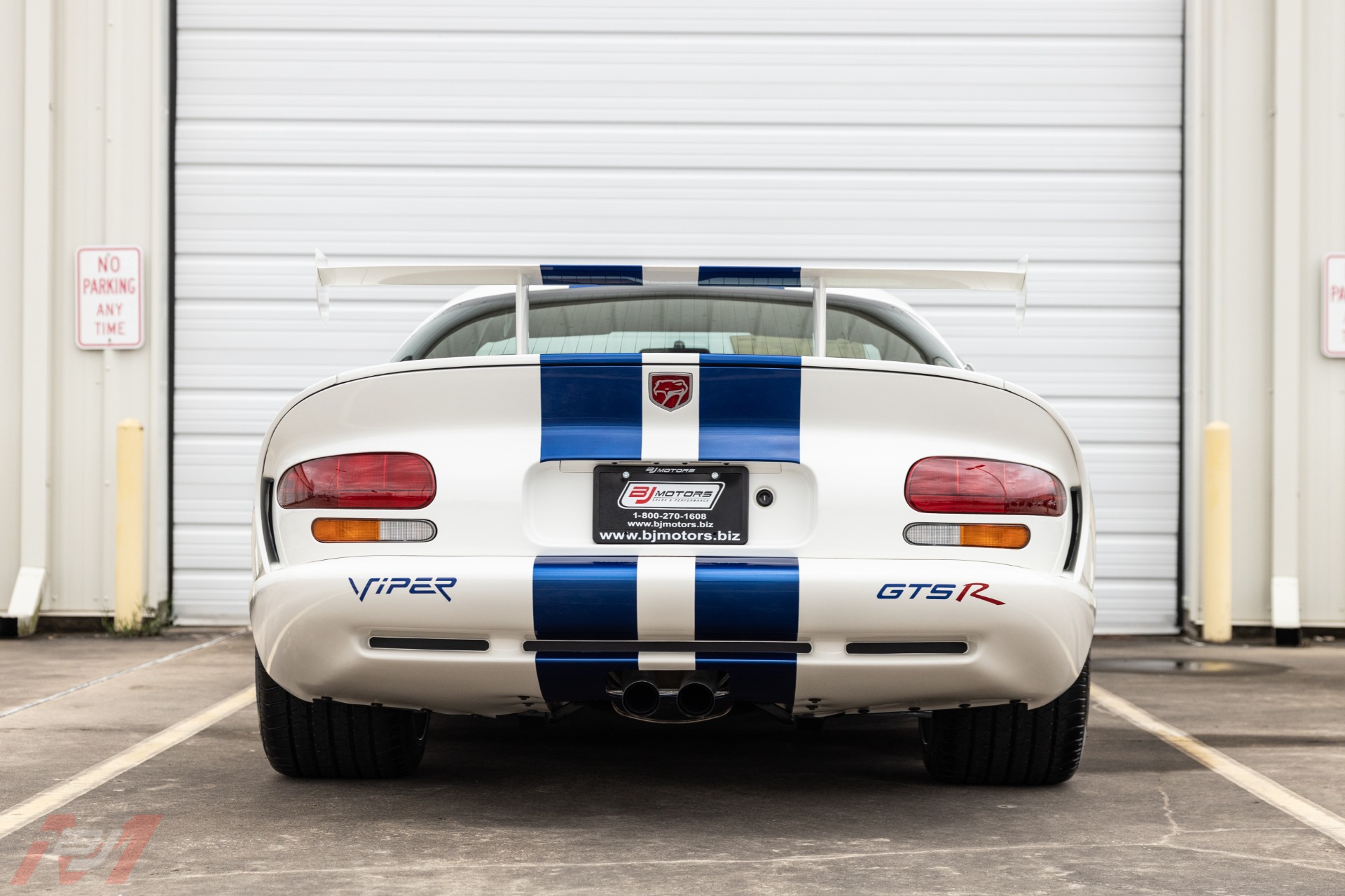 Used-1998-Dodge-Viper-GTS-R-with-31-miles