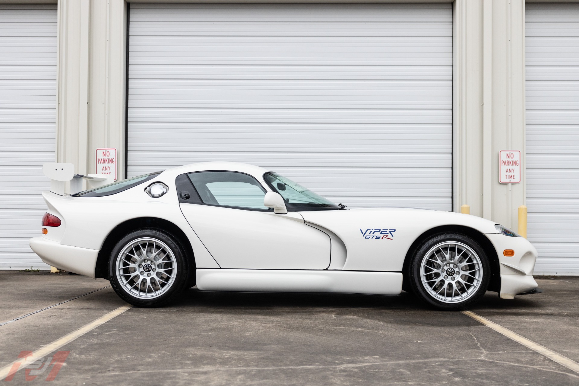 Used-1998-Dodge-Viper-GTS-R-with-31-miles