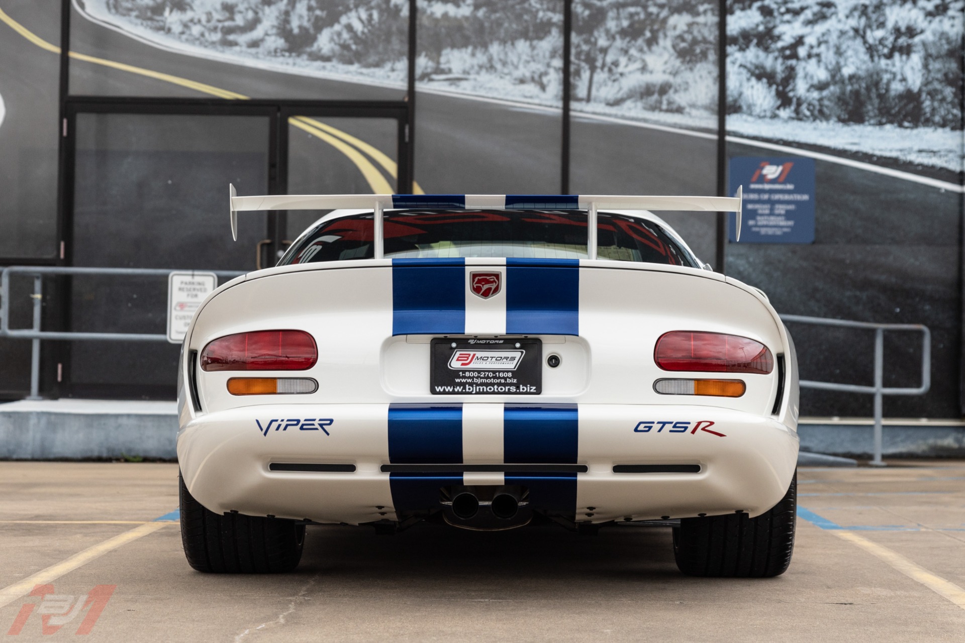 Used-1998-Dodge-Viper-GTS-R-with-31-miles