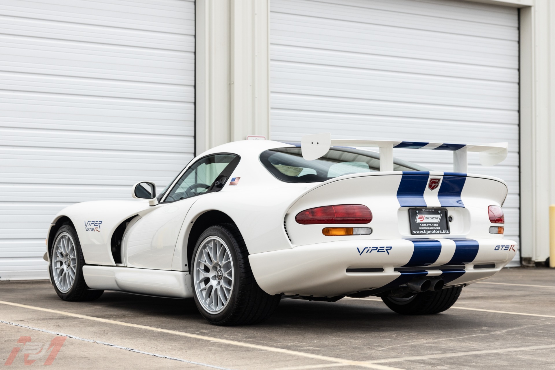 Used-1998-Dodge-Viper-GTS-R-with-31-miles